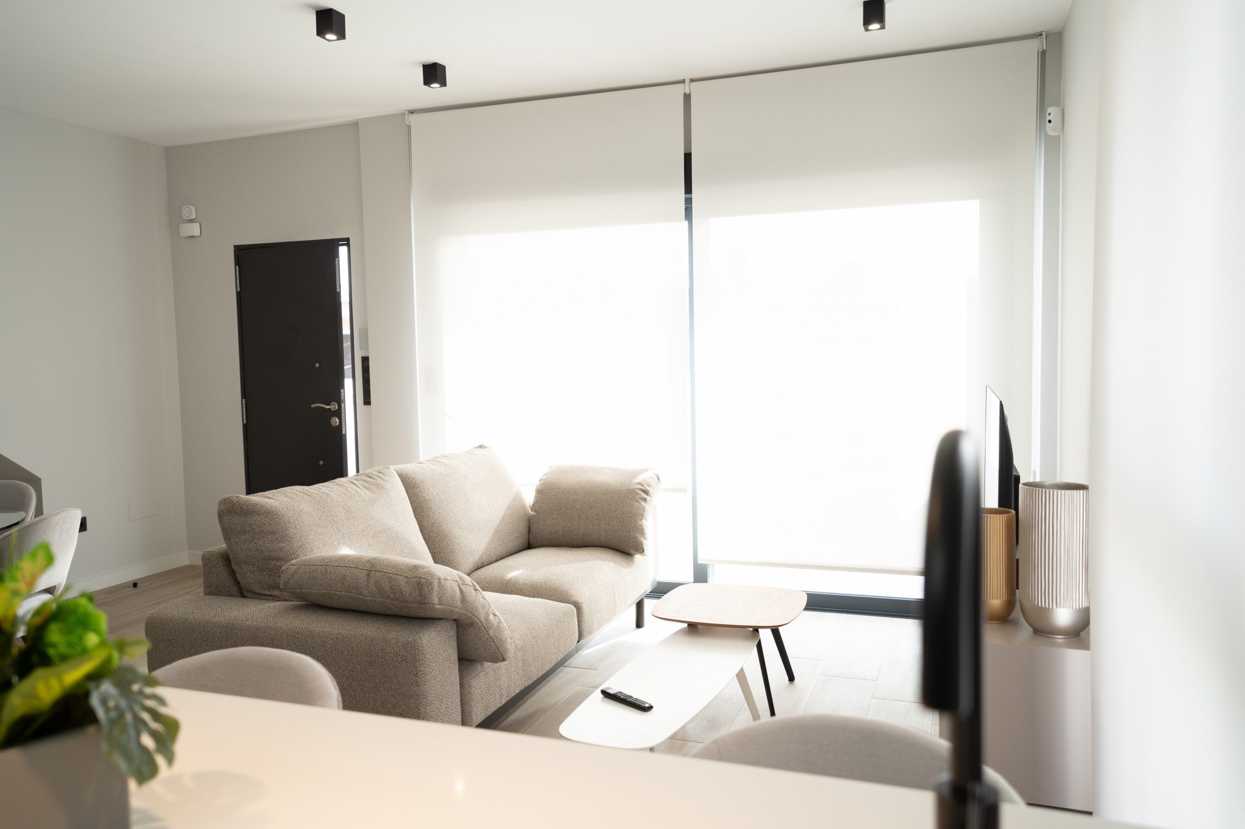 Key Ready, South Facing, Furnished Penthouse with Solarium &amp; Communal Pool in Punta Prima
