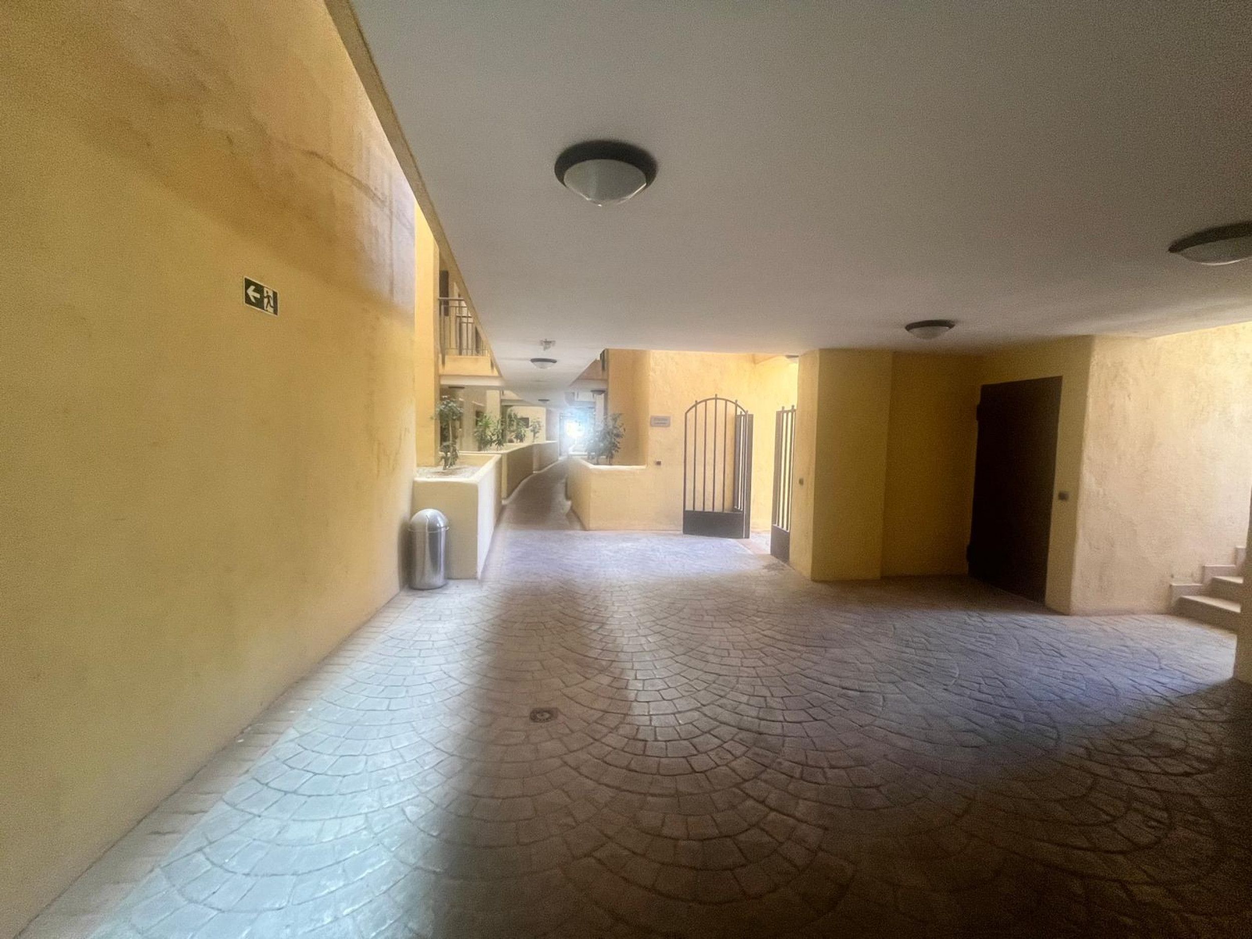 Great Value Tourist Licence Apartments with Communal Pool, Gardens &amp; Childrens Play area in Los Alcázares