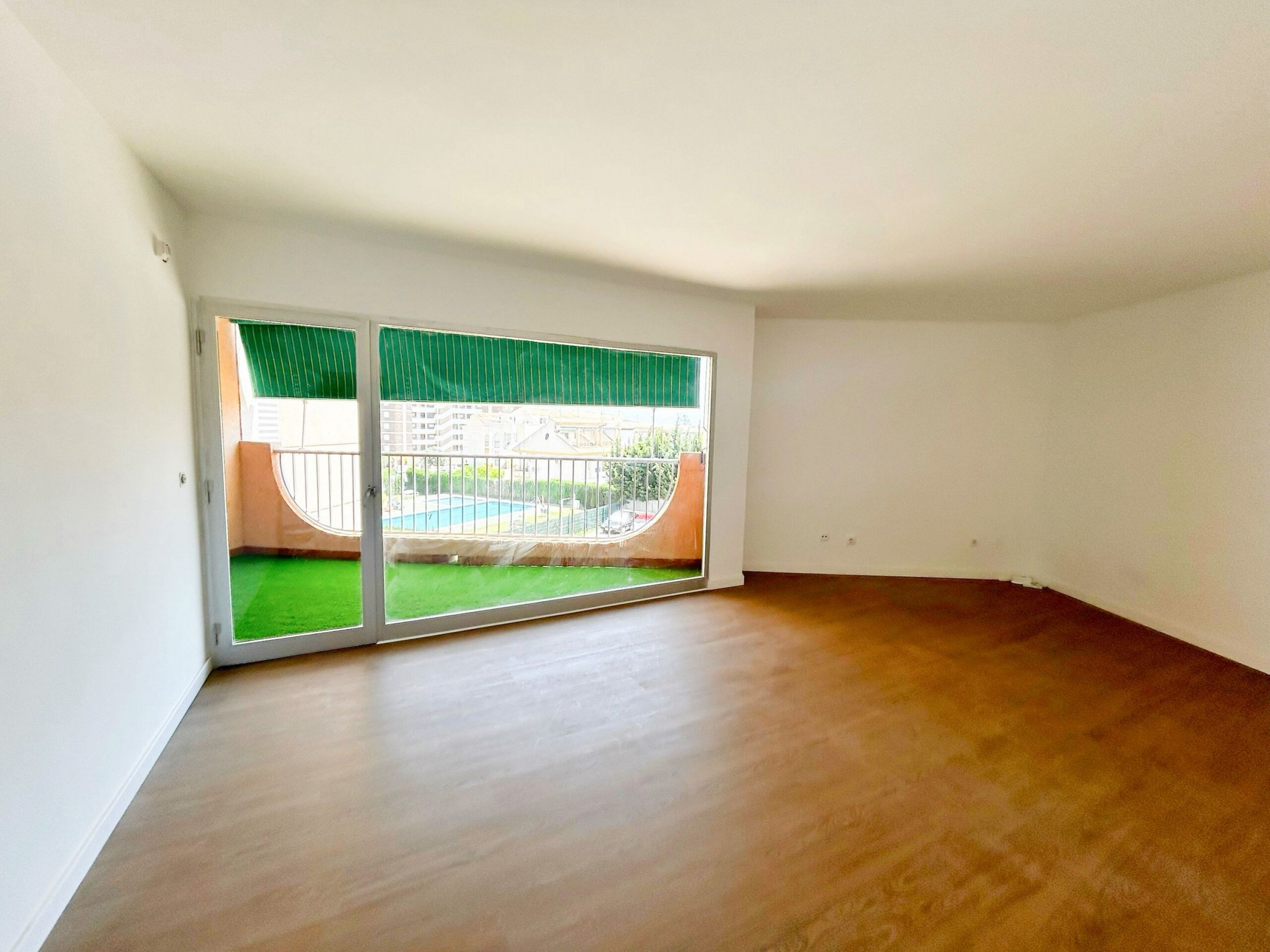 RESALE Apartment with Communal Pool in La Zenia