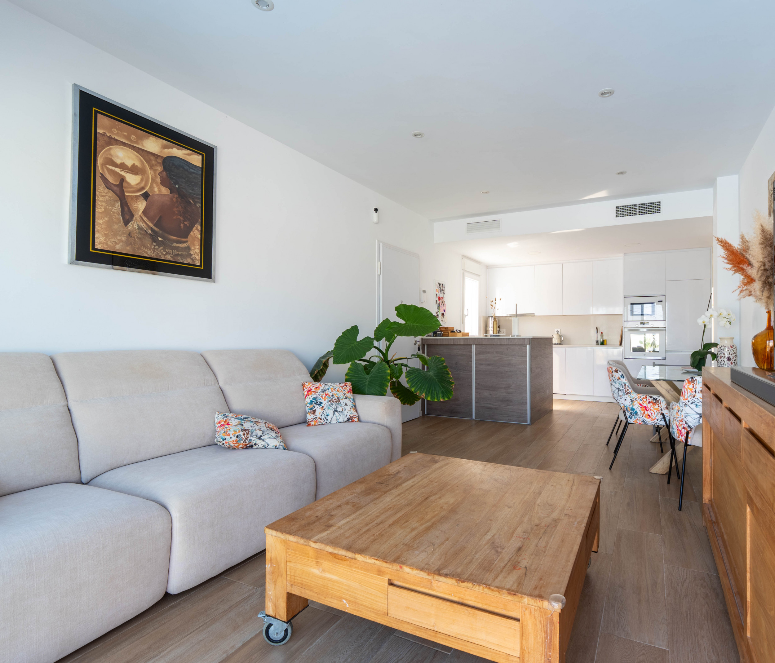 Lovely Detached Villa with Pool &amp; Rooftop Solarium in Avileses