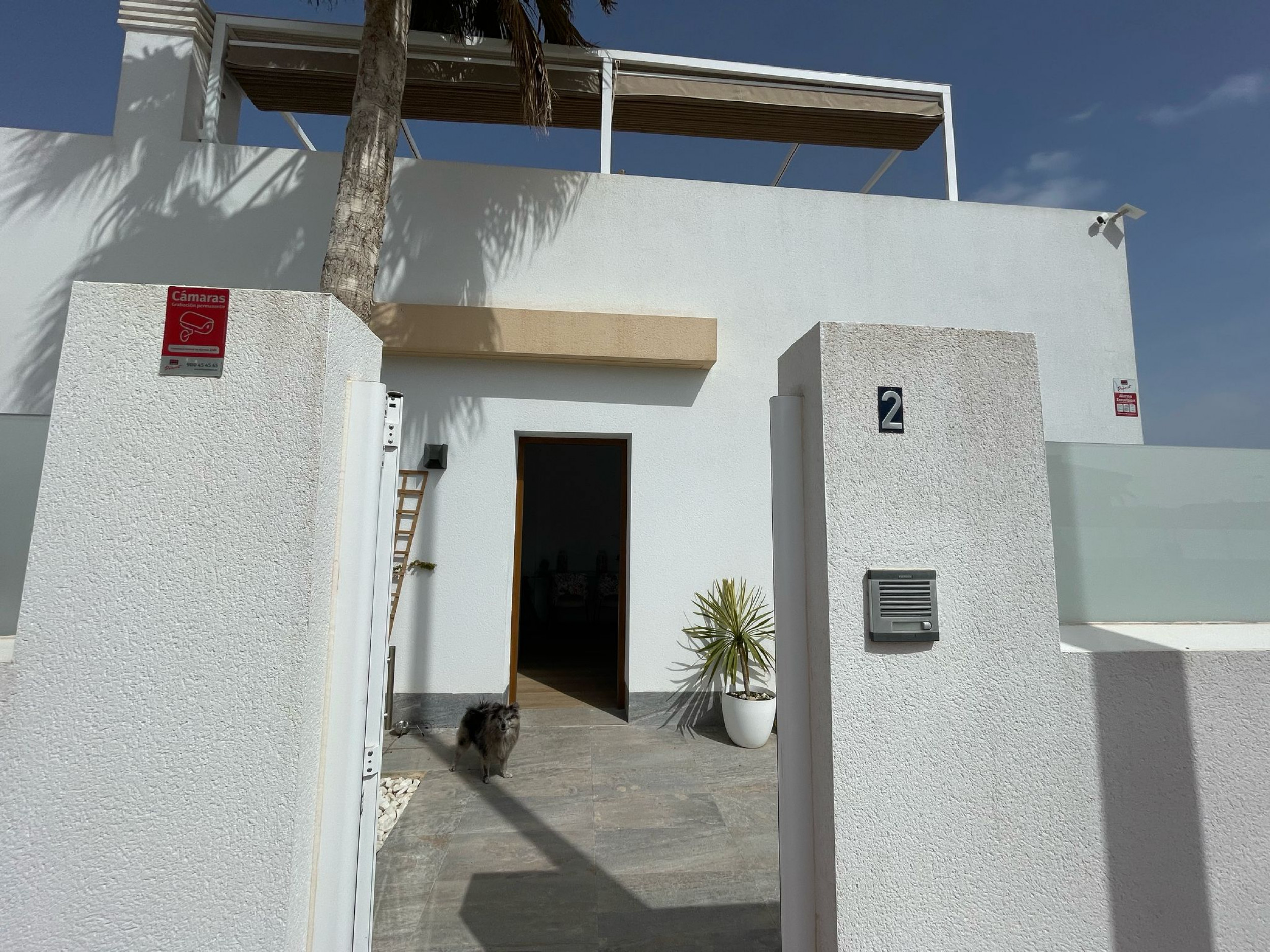Lovely Detached Villa with Pool &amp; Rooftop Solarium in Avileses