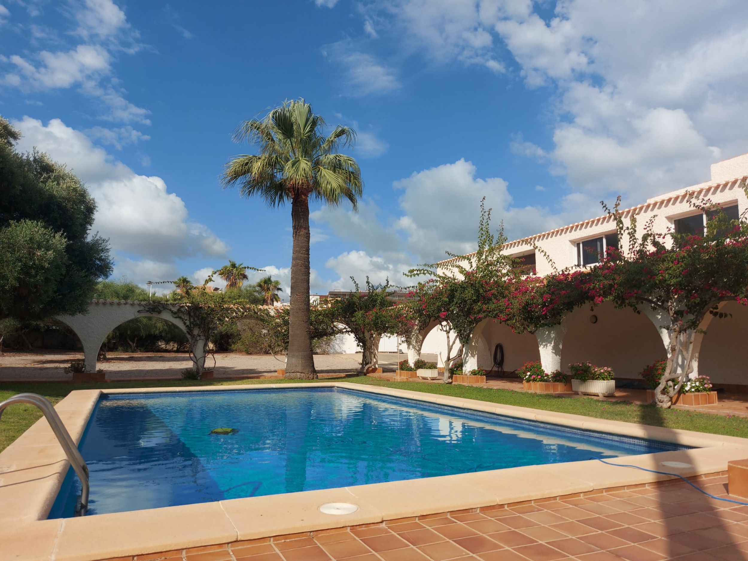 300 metres to Sea.  Detached Villa on plot of 2,741m2 in La Manga del Mar Menor