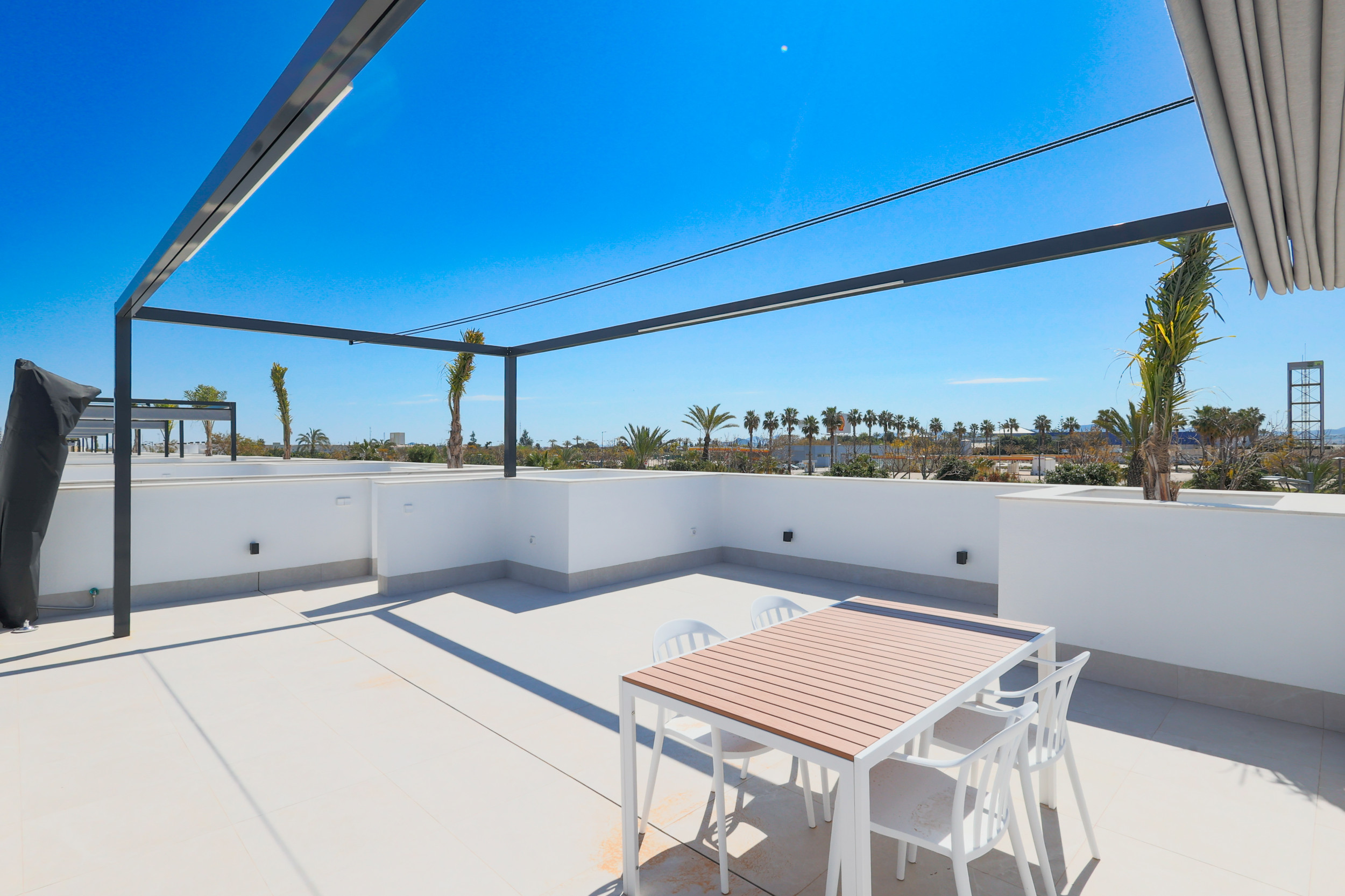 NEW RELEASE - West Facing Detached Villa with Pool, Basement &amp; Solarium in Santa Rosalia Lake and Life Resort