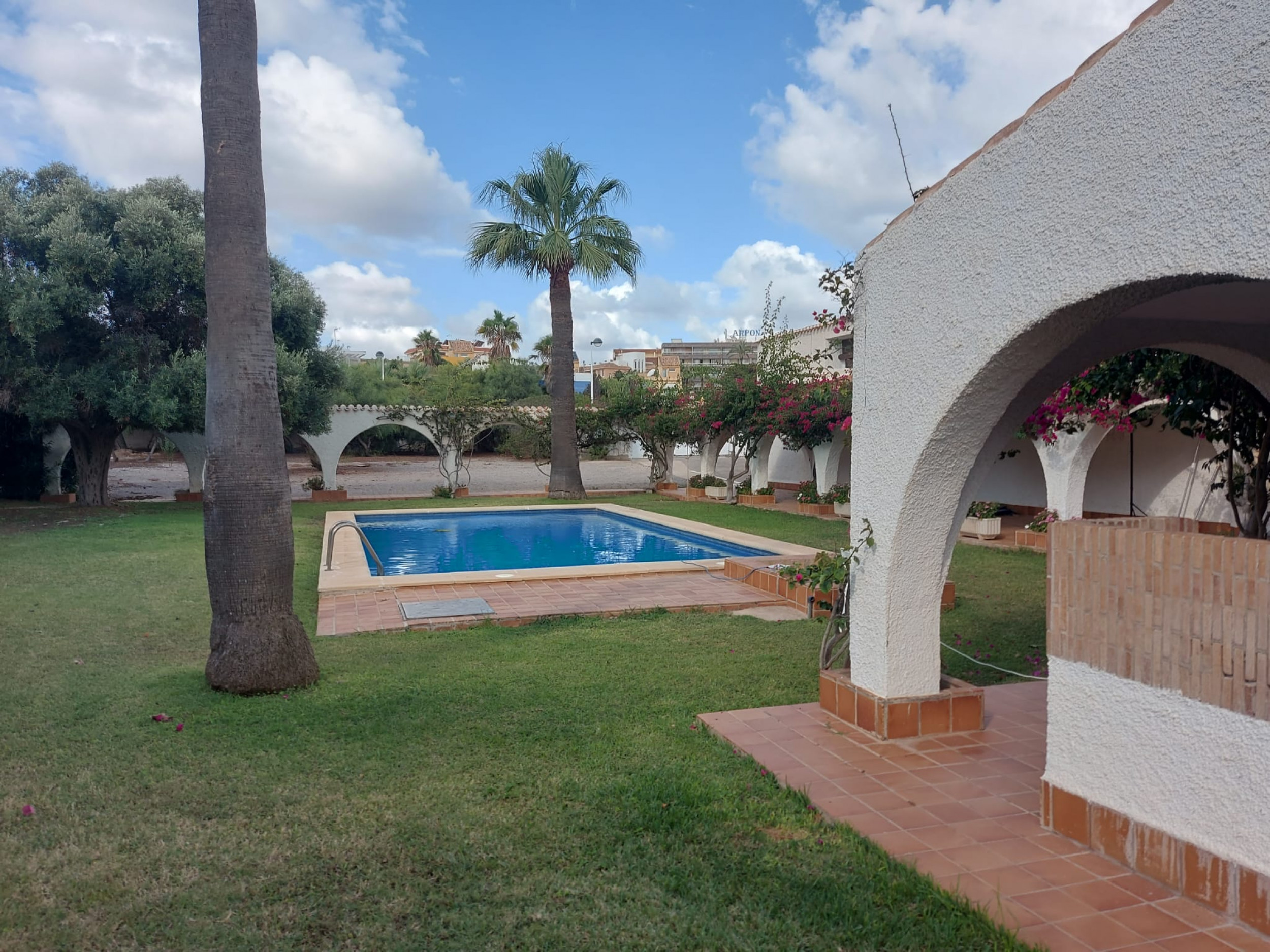 300 metres to Sea.  Detached Villa on plot of 2,741m2 in La Manga del Mar Menor