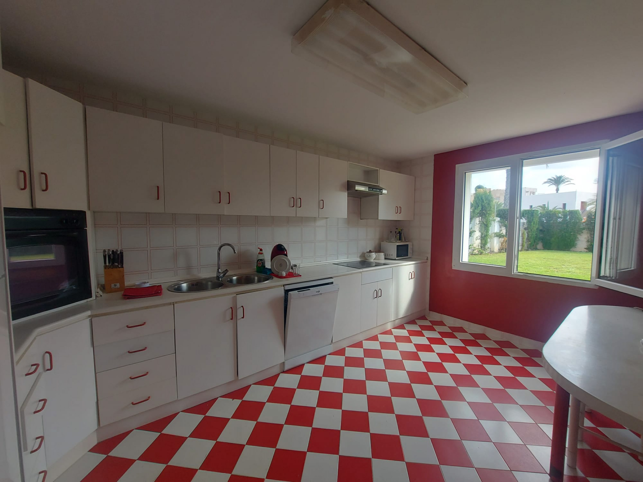 300 metres to Sea.  Detached Villa on plot of 2,741m2 in La Manga del Mar Menor