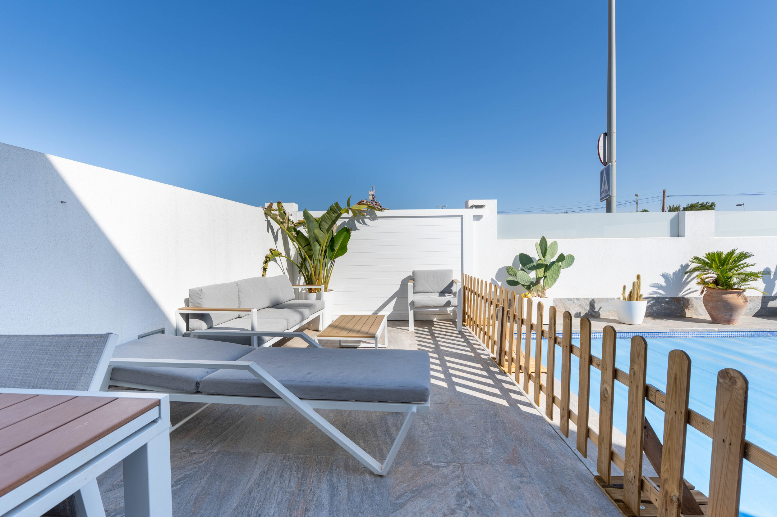 Lovely Detached Villa with Pool &amp; Rooftop Solarium in Avileses