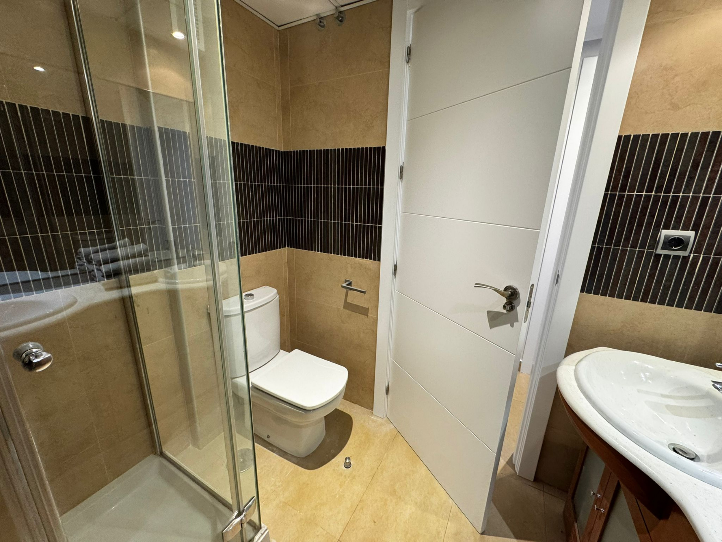 Great Value Tourist Licence Apartments with Communal Pool, Gardens &amp; Childrens Play area in Los Alcázares