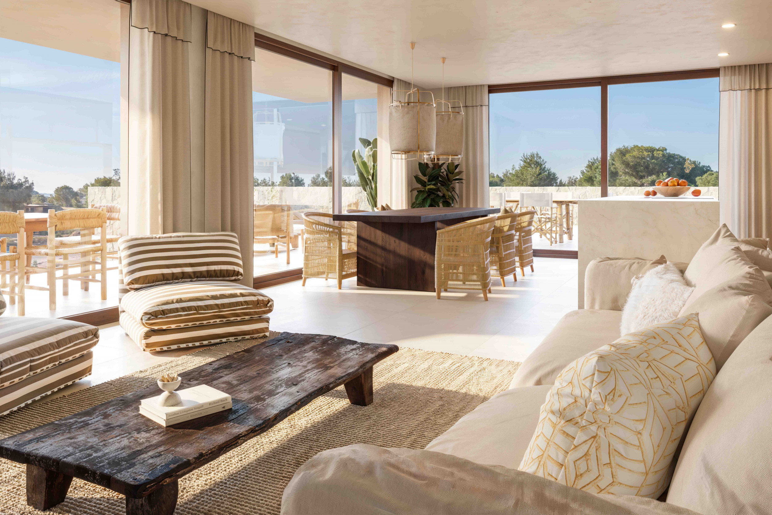 Exceptional New Build Detached Villas on expansive plots in Las Colinas Golf &amp; Country Club.  Ready May 2027