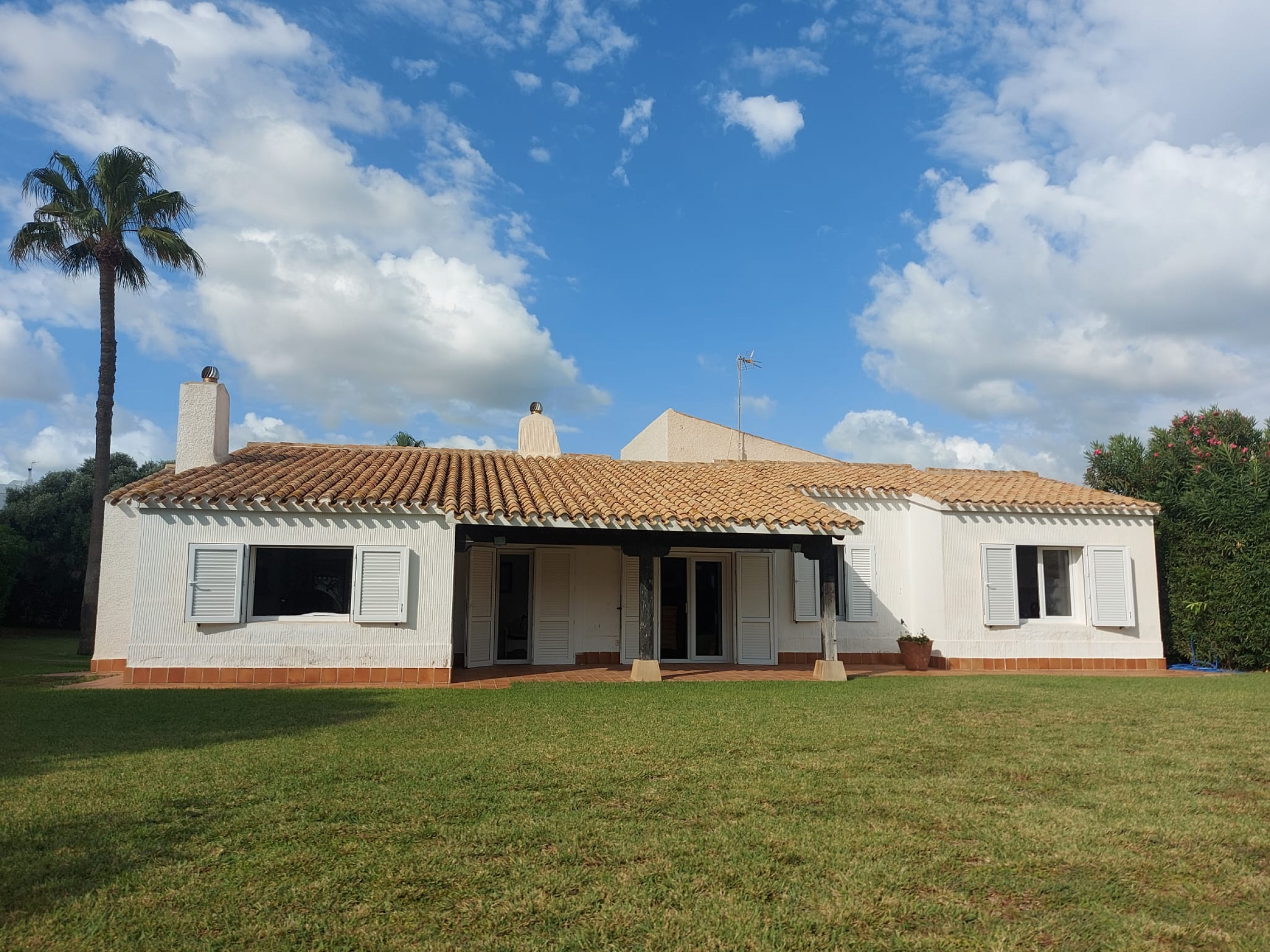 300 metres to Sea.  Detached Villa on plot of 2,741m2 in La Manga del Mar Menor