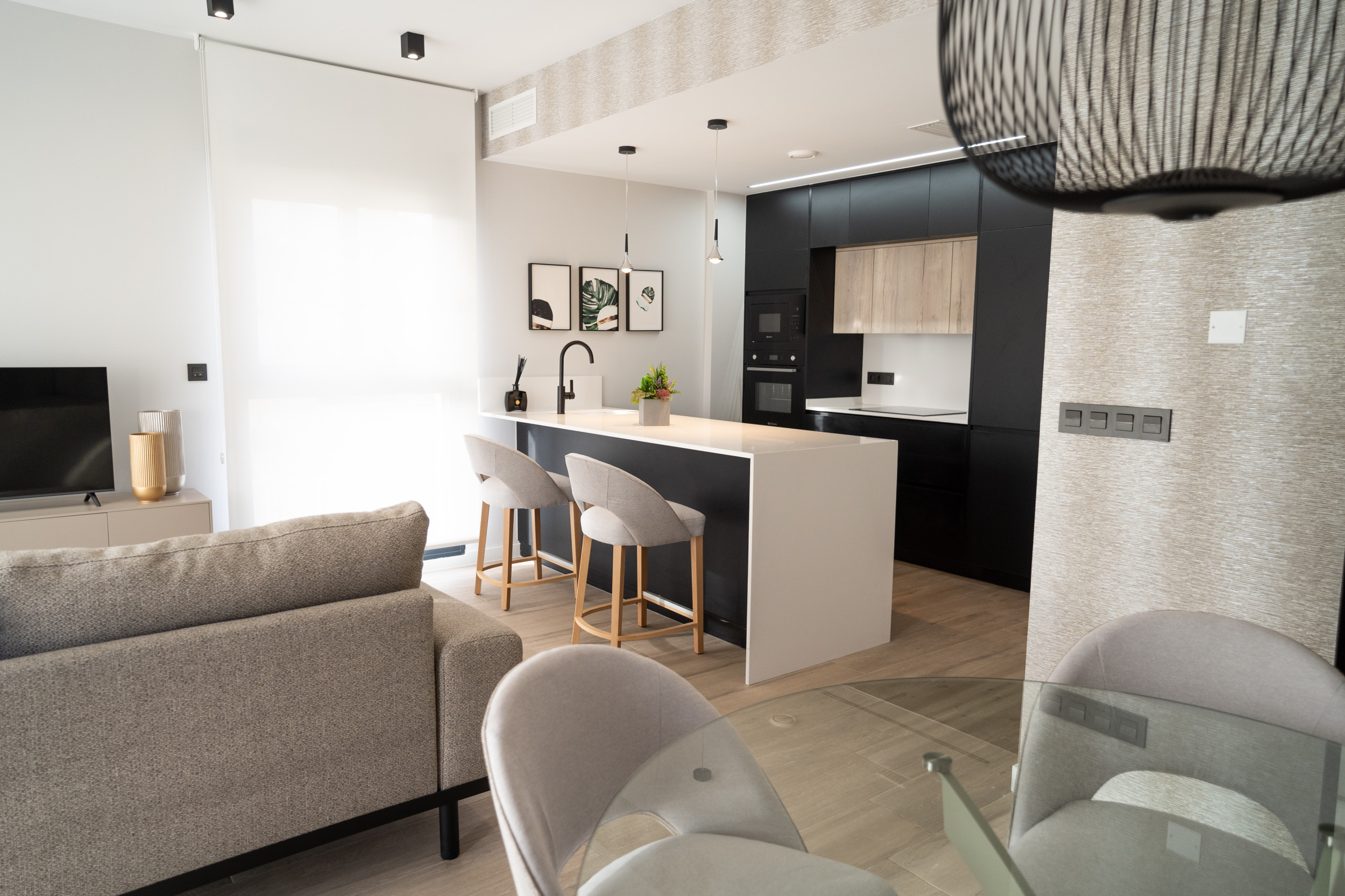 Key Ready, South Facing, Furnished Penthouse with Solarium &amp; Communal Pool in Punta Prima