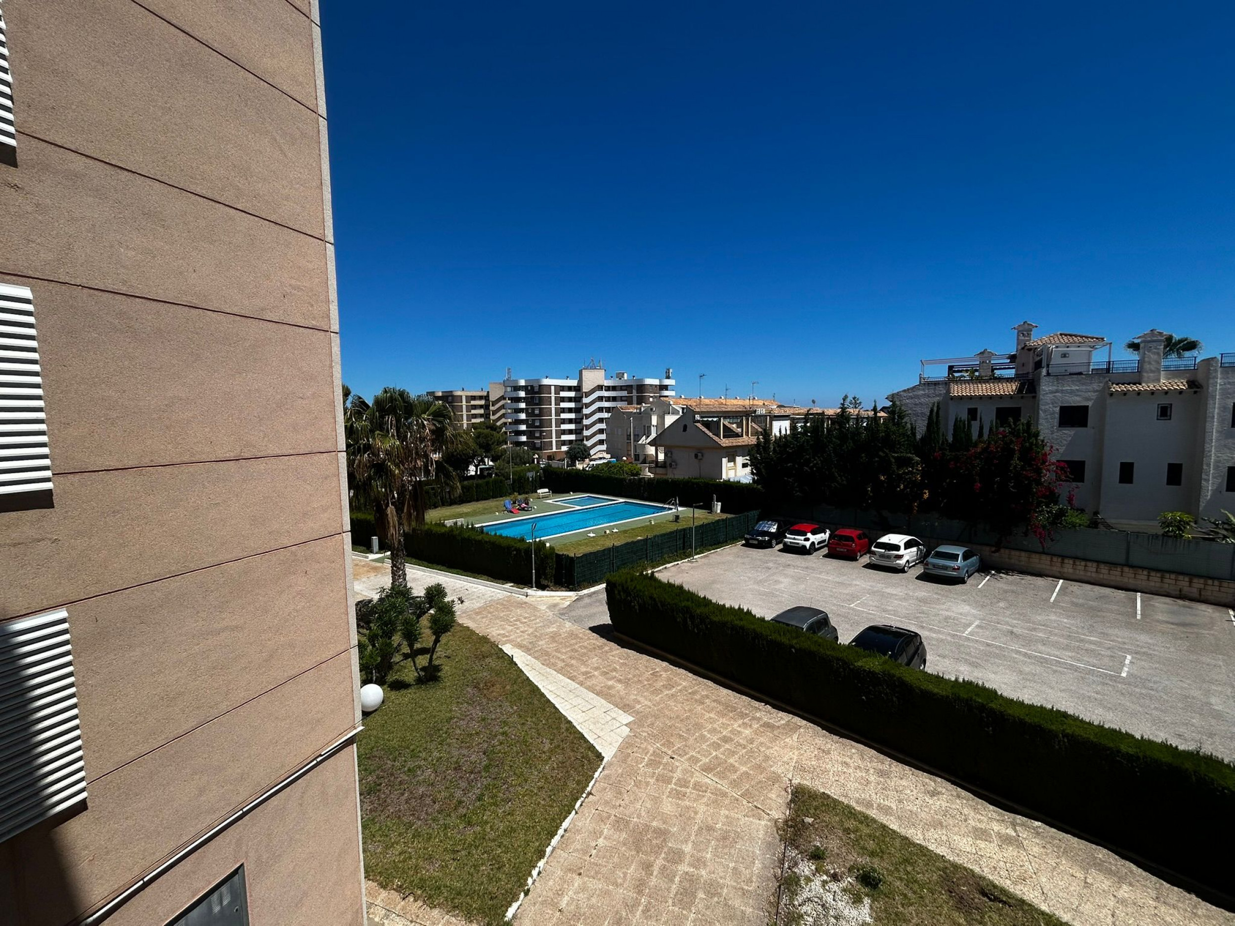 RESALE Apartment with Communal Pool in La Zenia