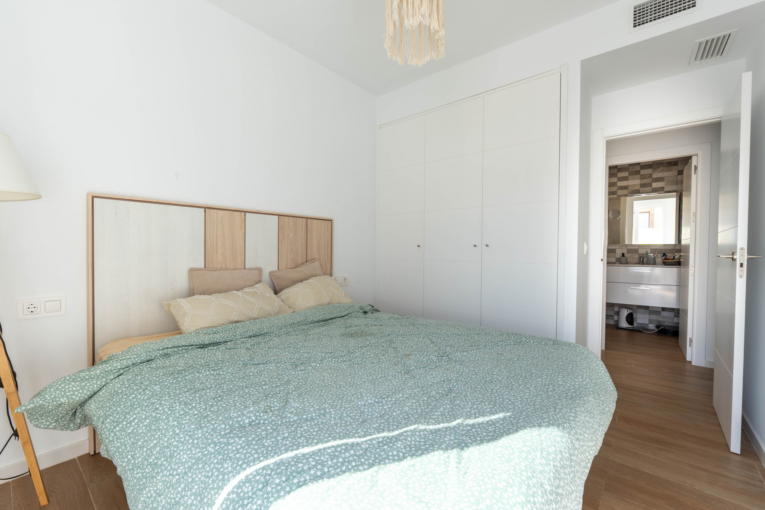 Lovely Detached Villa with Pool &amp; Rooftop Solarium in Avileses