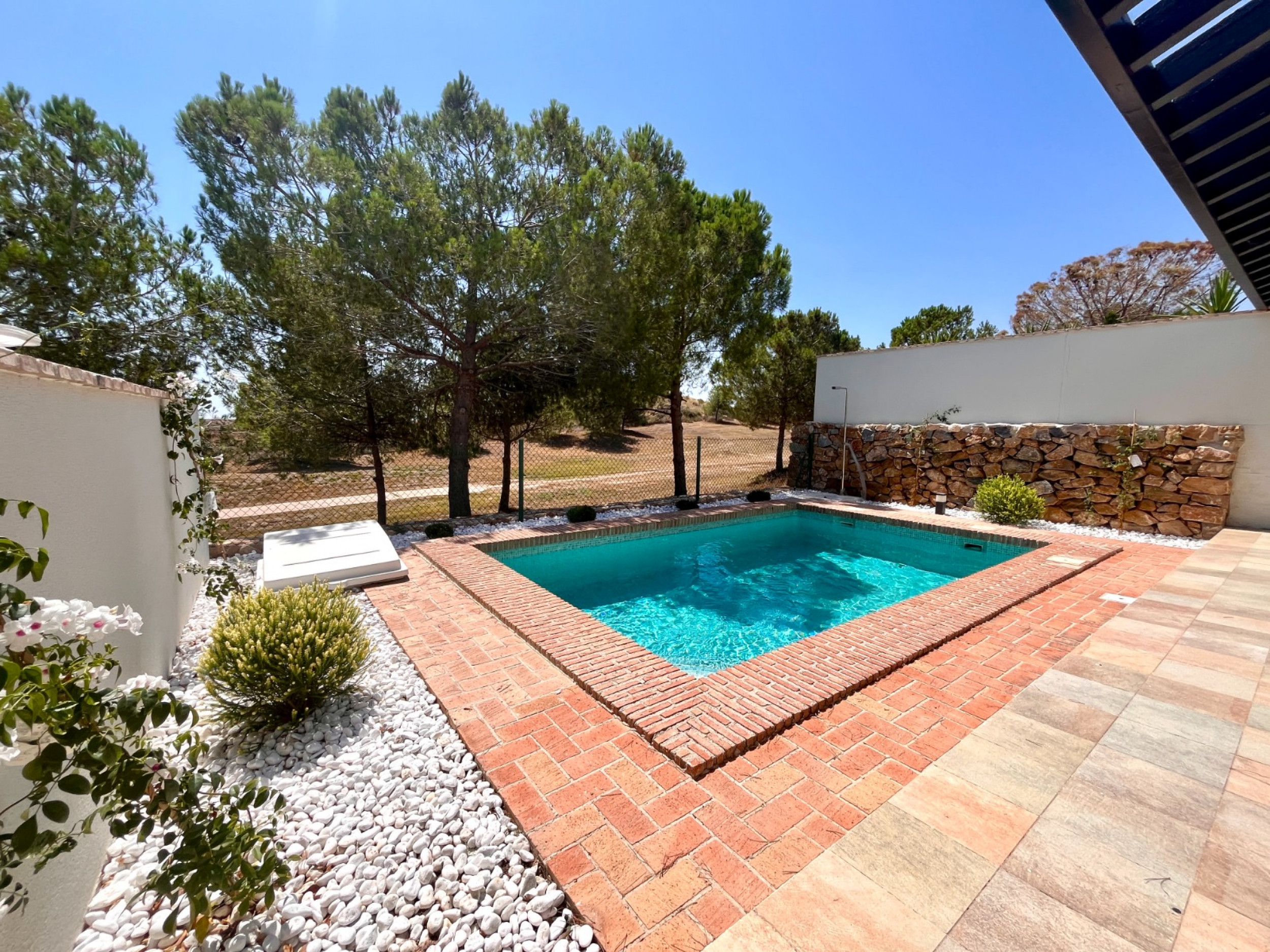 Renovated Terraced Villas with Own Pool in Peraleja Golf Resort