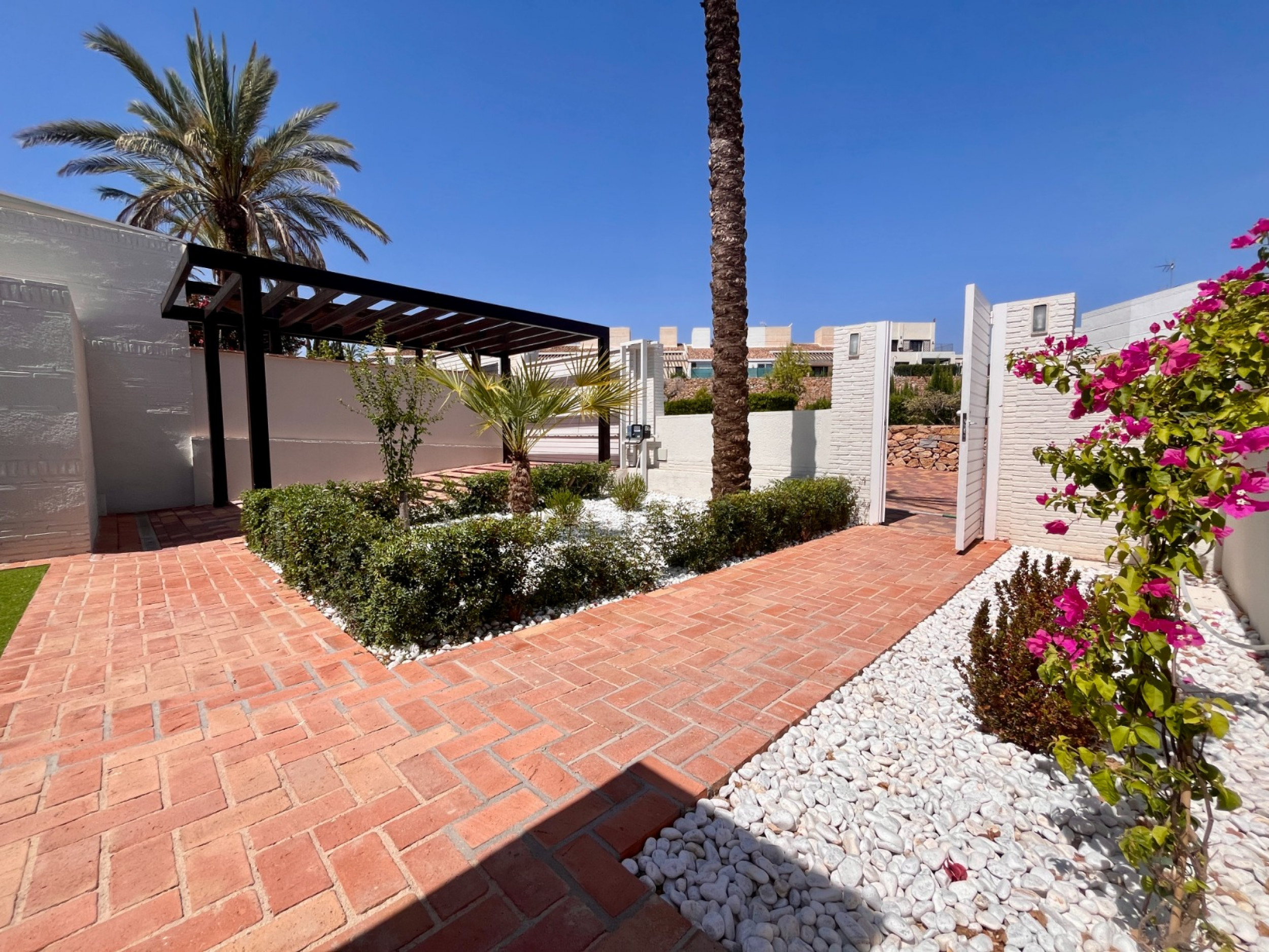 Renovated Terraced Villas with Own Pool in Peraleja Golf Resort