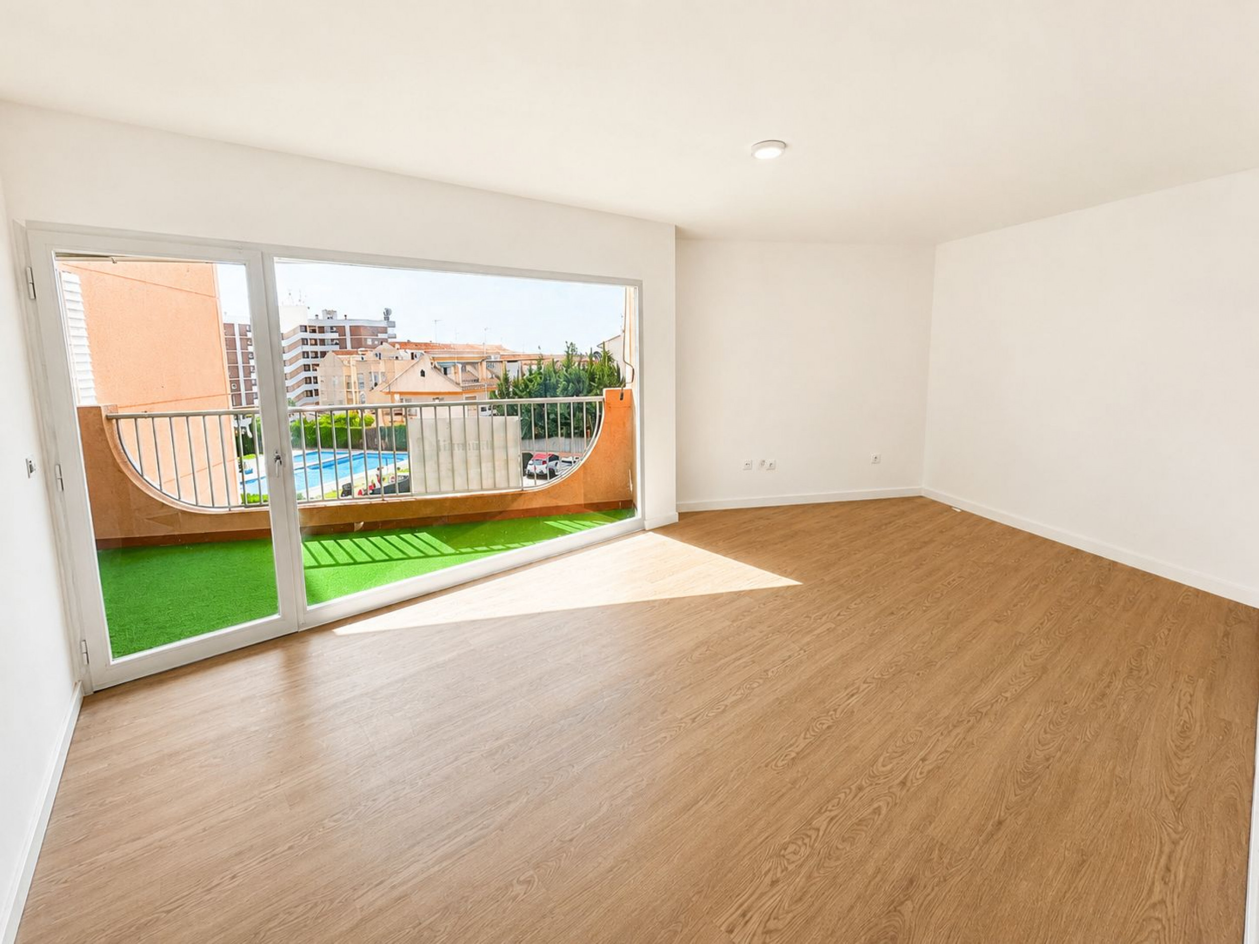 RESALE Apartment with Communal Pool in La Zenia