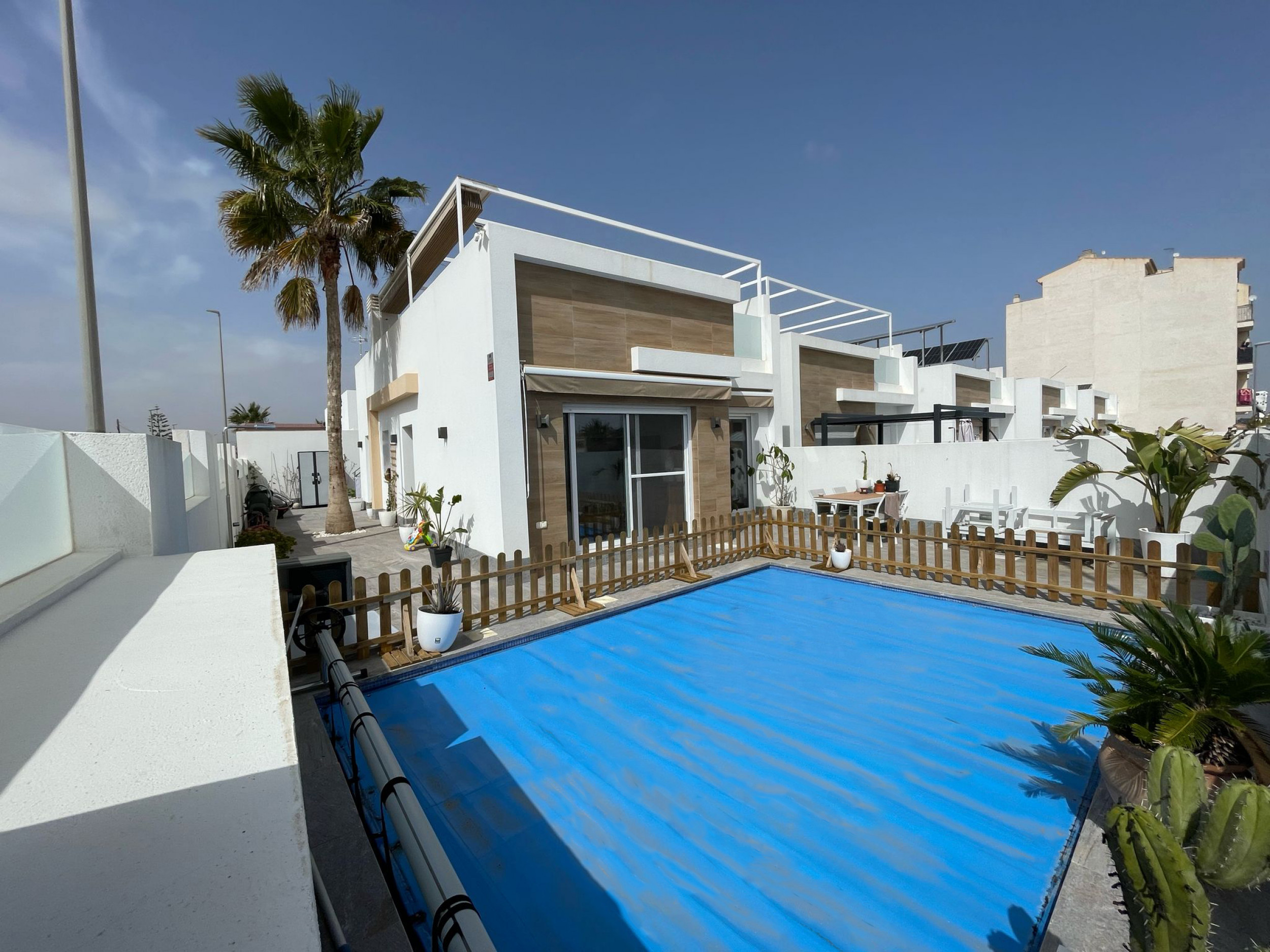 Lovely Detached Villa with Pool &amp; Rooftop Solarium in Avileses