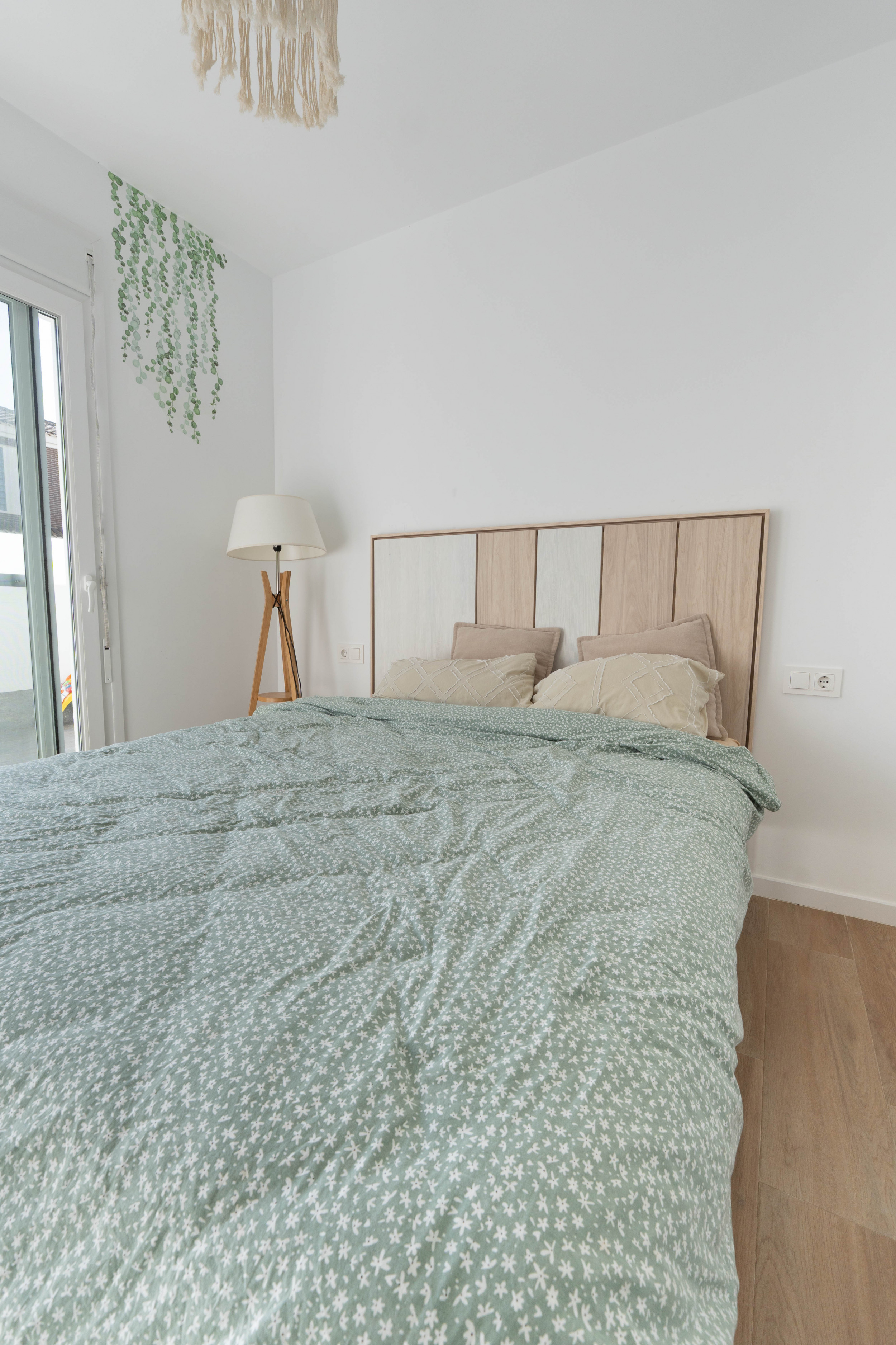 Lovely Detached Villa with Pool &amp; Rooftop Solarium in Avileses