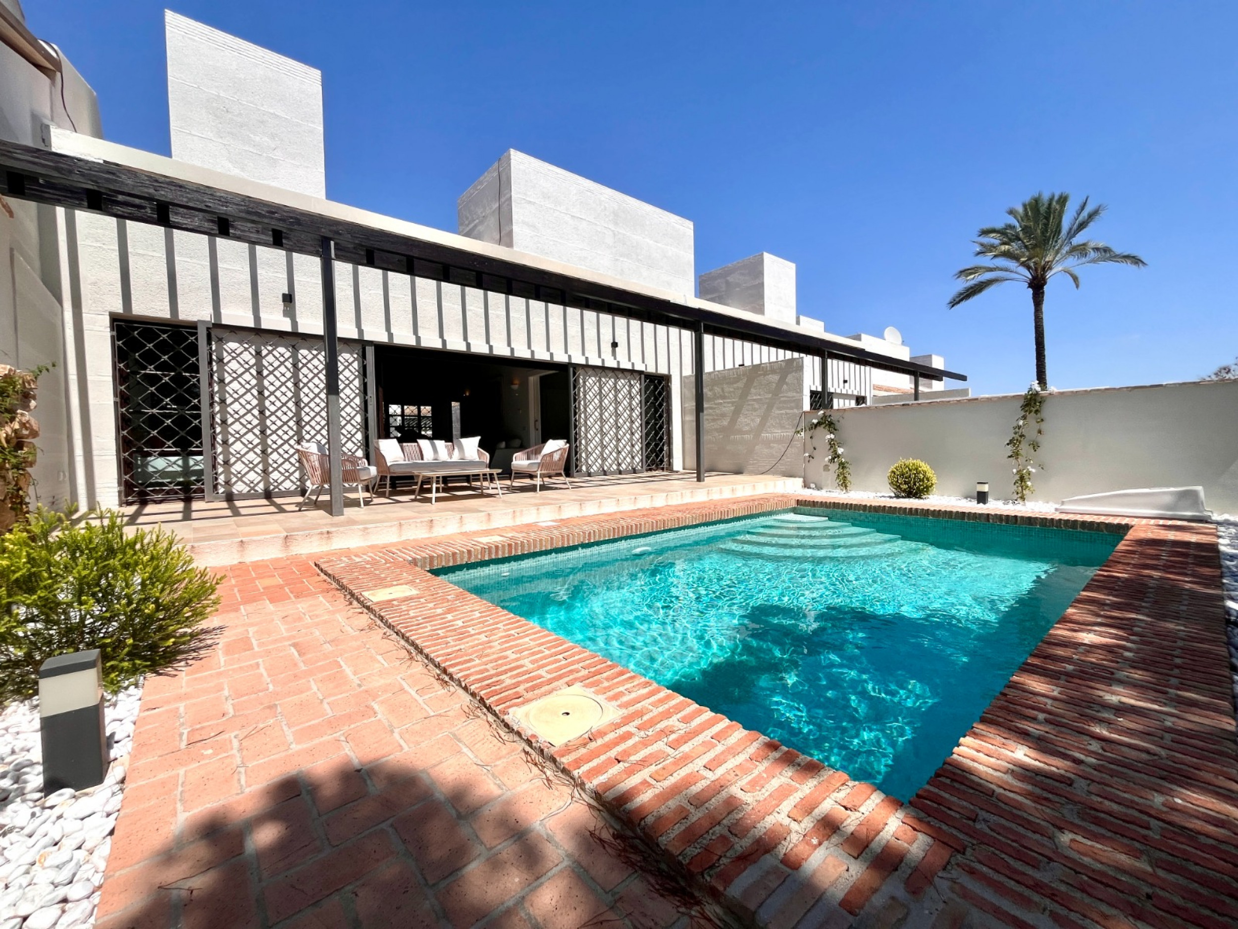 Renovated Terraced Villas with Own Pool in Peraleja Golf Resort