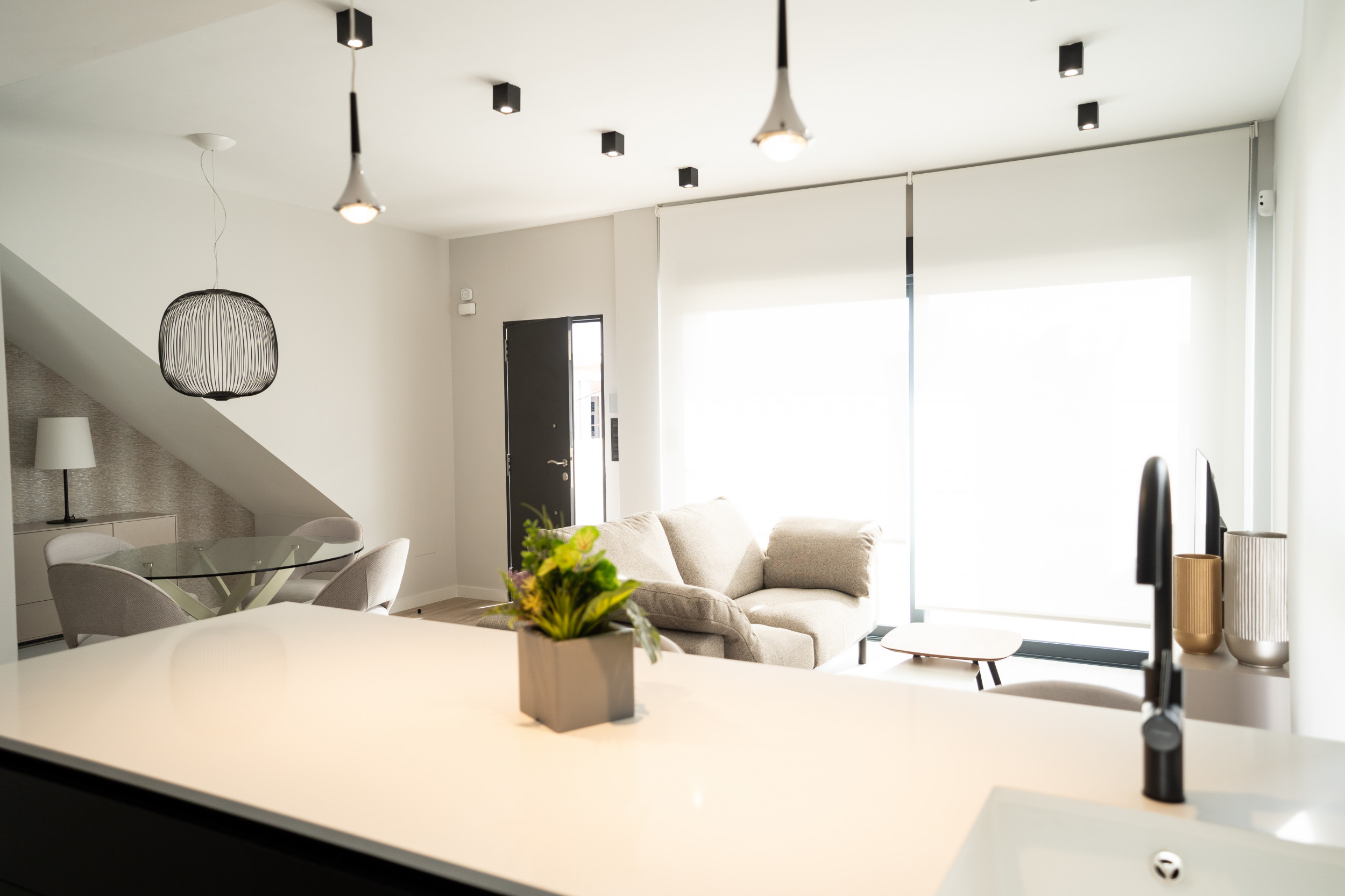 Key Ready, South Facing, Furnished Penthouse with Solarium &amp; Communal Pool in Punta Prima