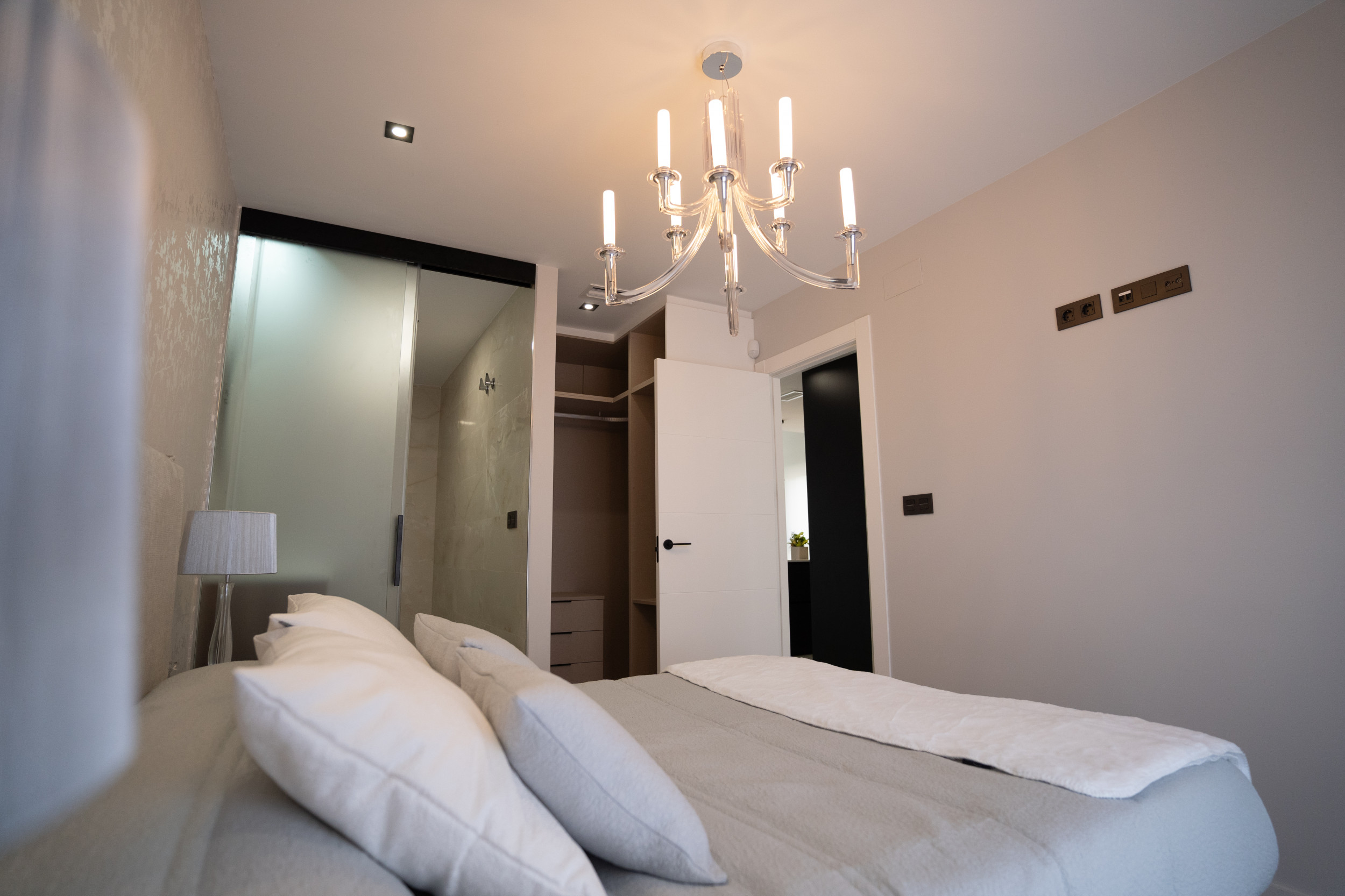 Key Ready, South Facing, Furnished Penthouse with Solarium &amp; Communal Pool in Punta Prima