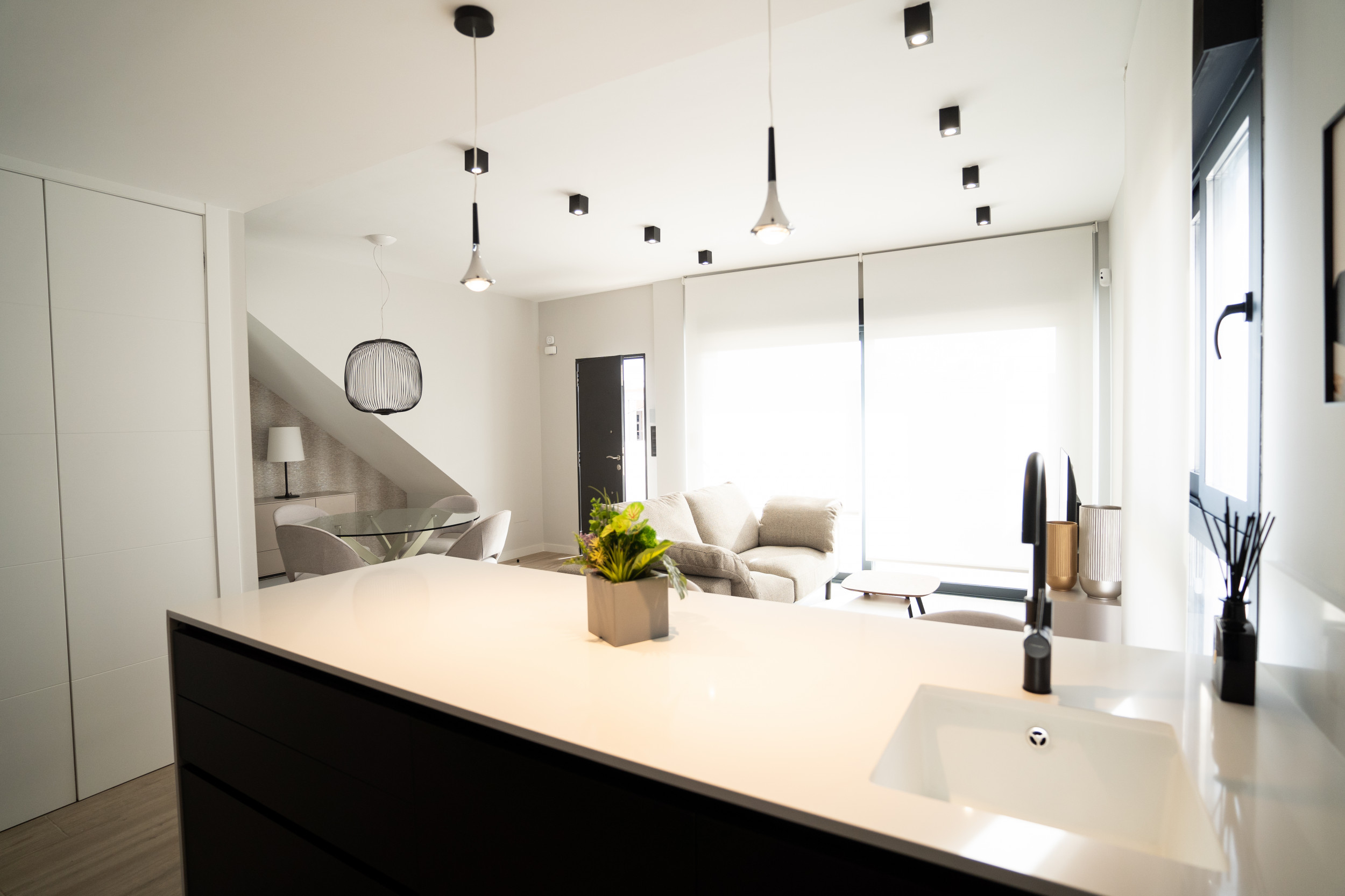 Key Ready, South Facing, Furnished Penthouse with Solarium &amp; Communal Pool in Punta Prima