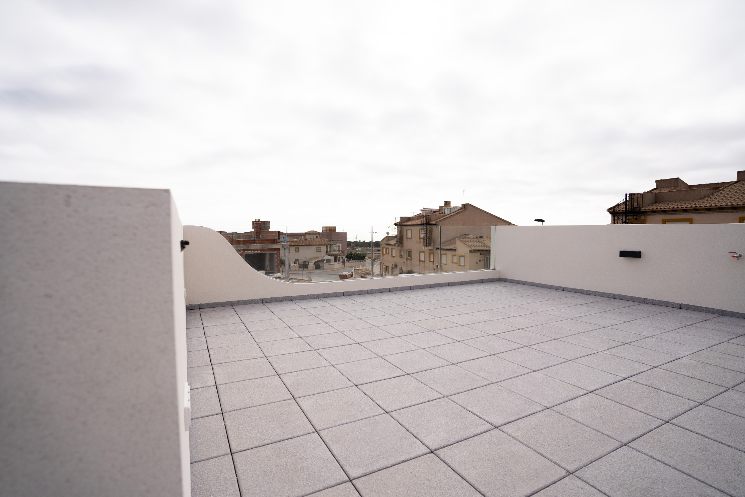 Key Ready, South Facing, Furnished Penthouse with Solarium &amp; Communal Pool in Punta Prima