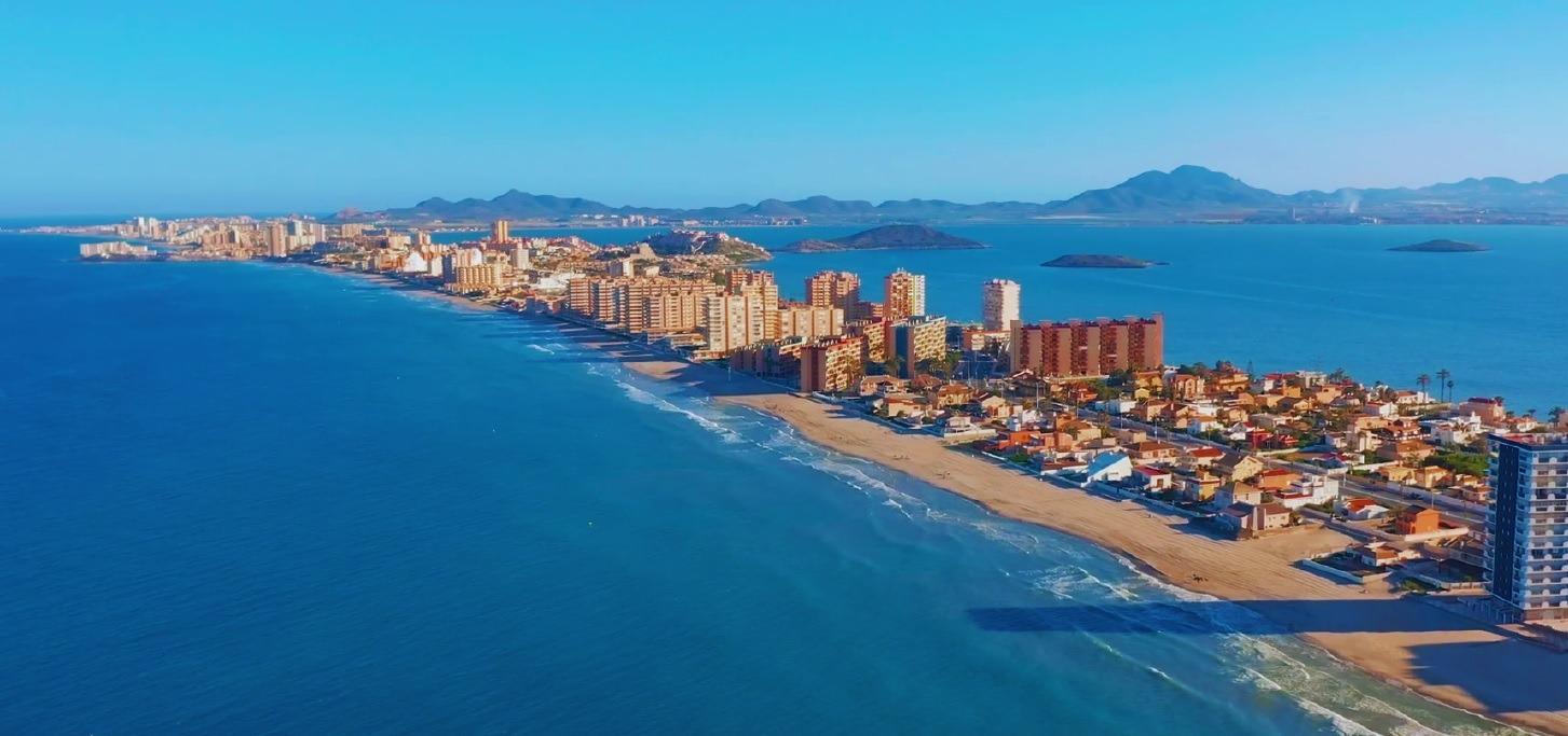 Beautiful townhouses in la manga