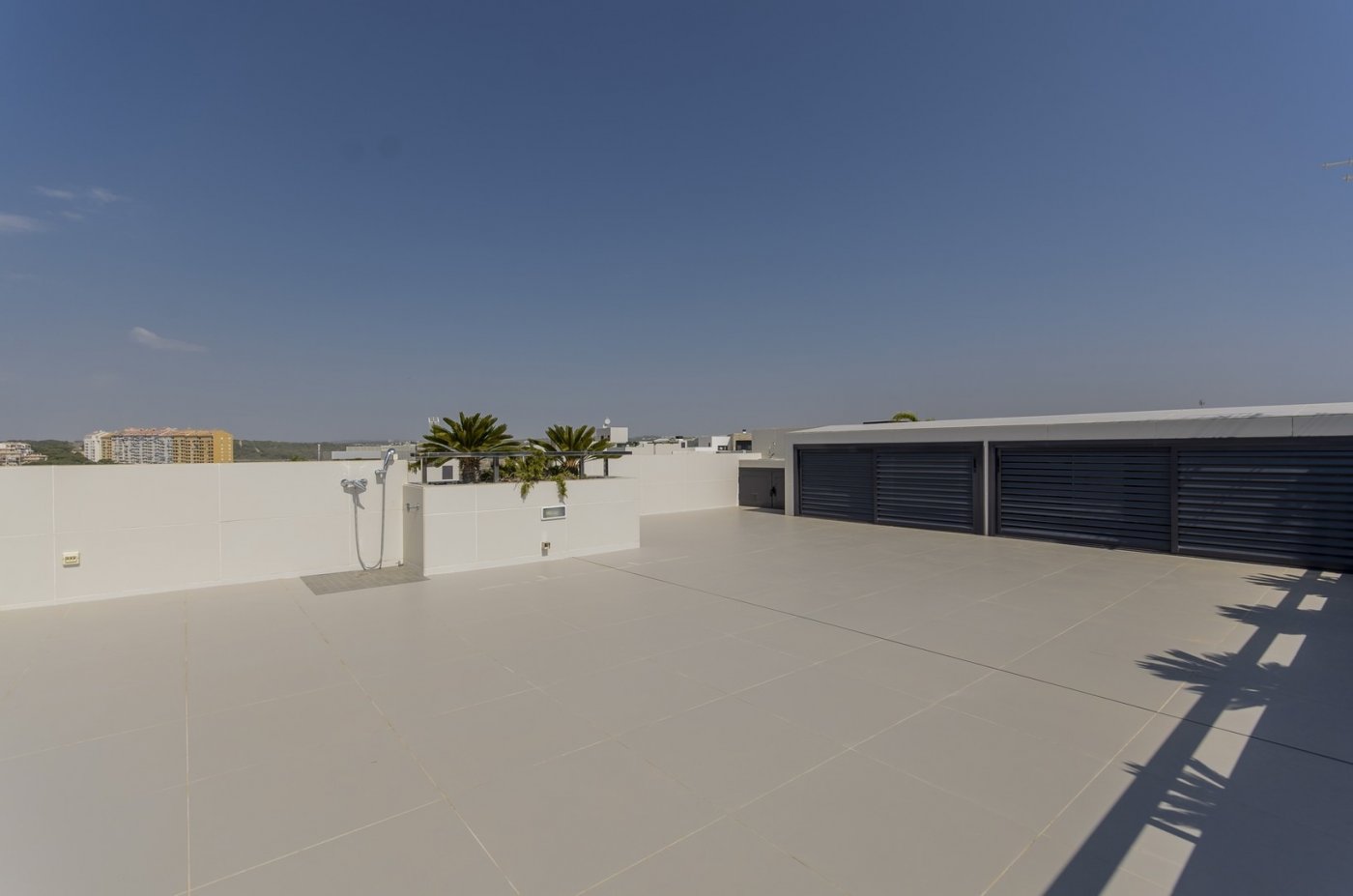 New construction villas 250 m from the beach in campoamor