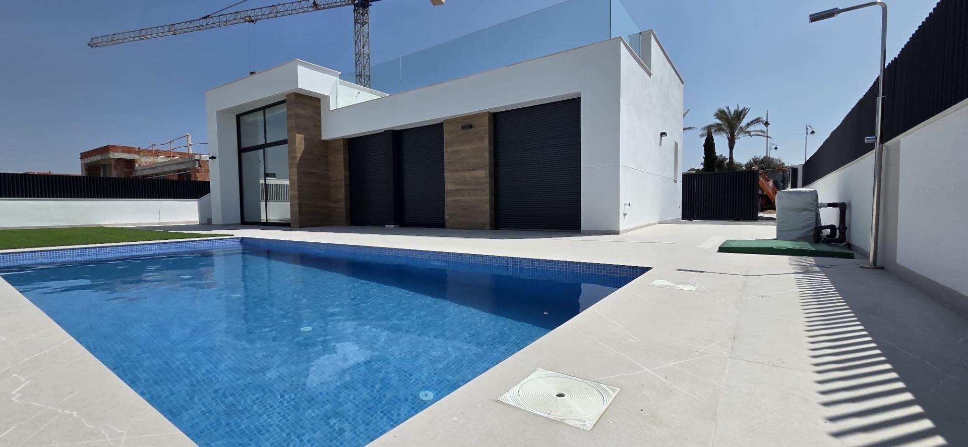 New build villas in condado de alhama golf course