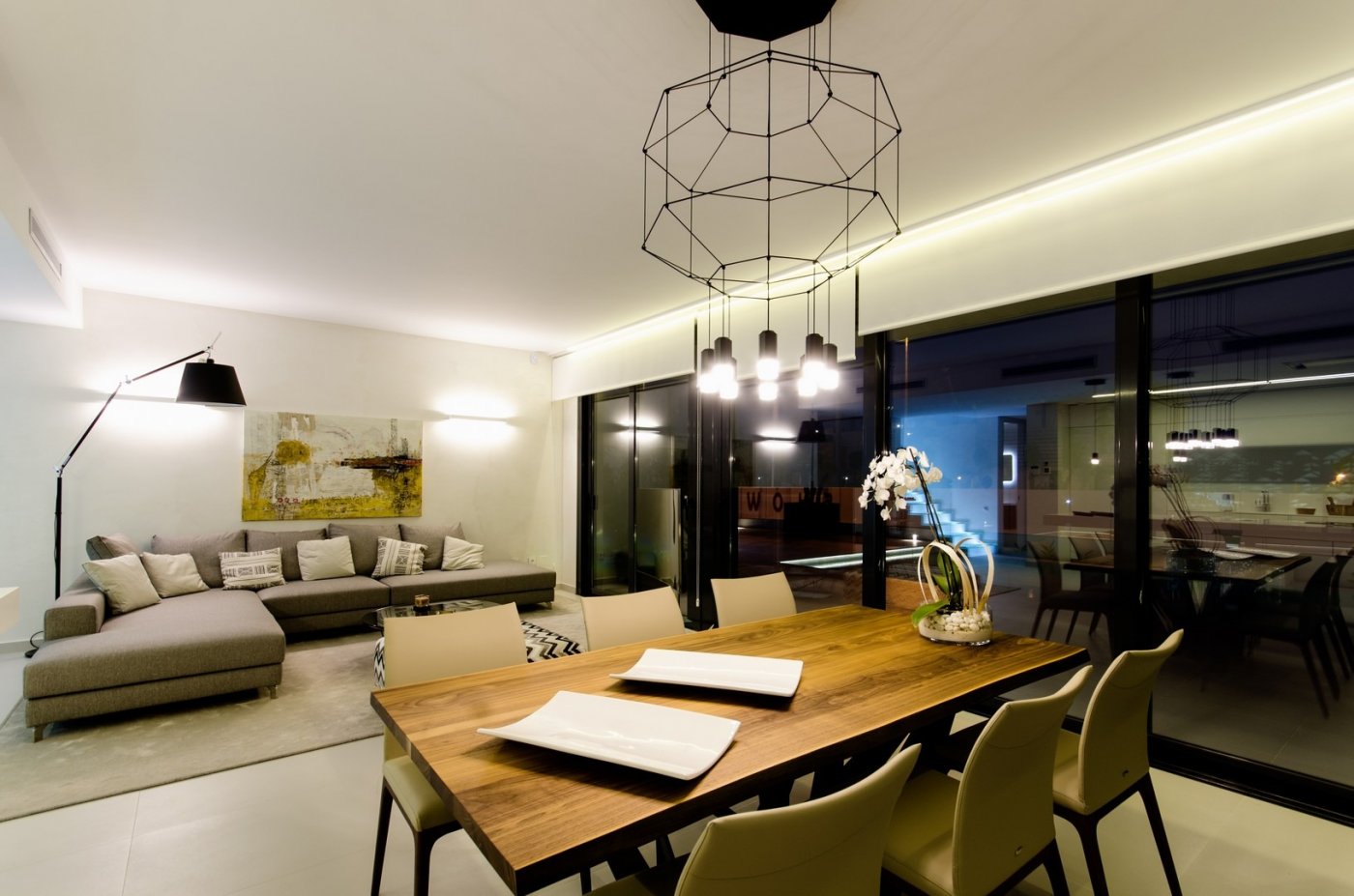 New construction villas 250 m from the beach in campoamor