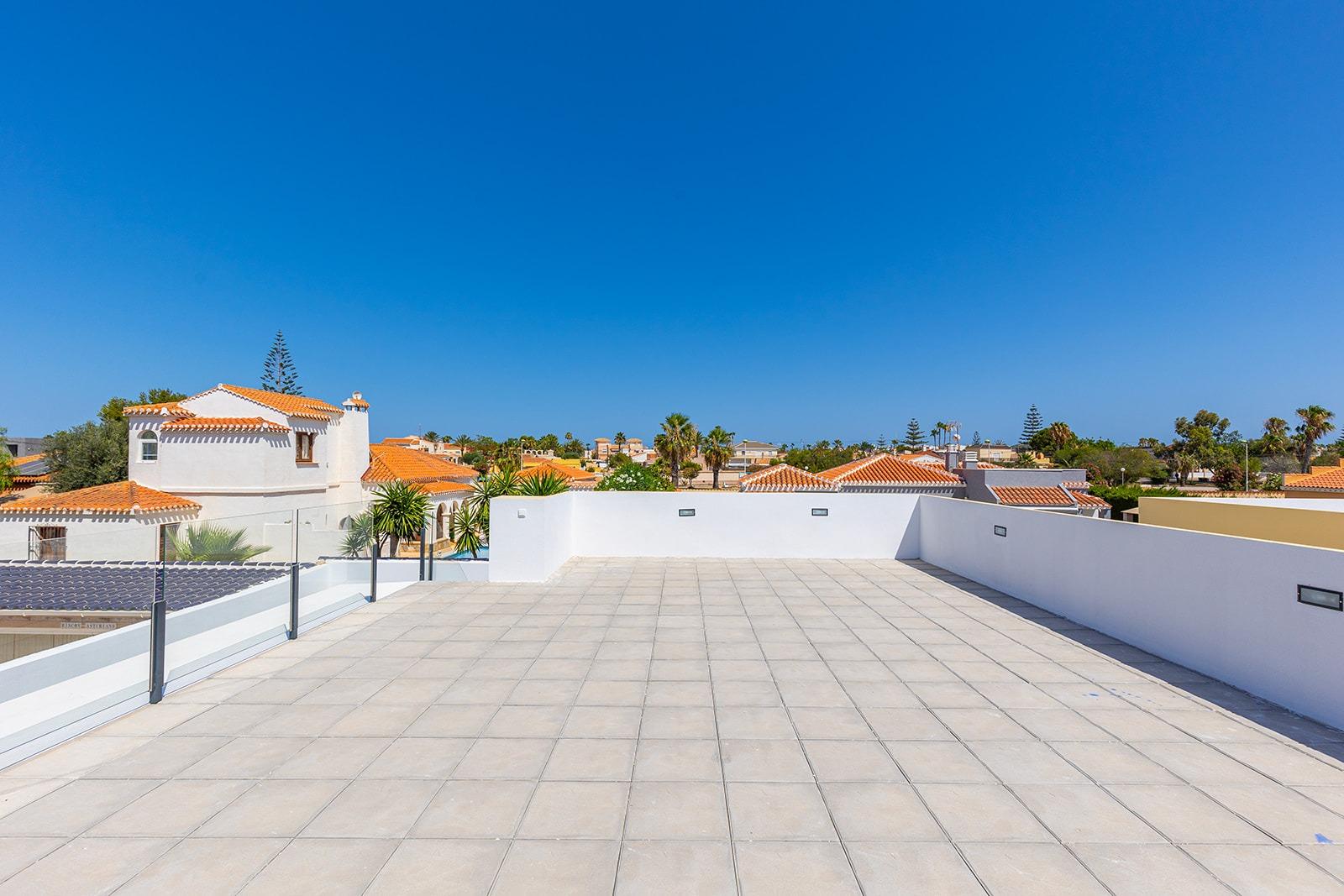 New-build one-story villas with private pool in torrevieja