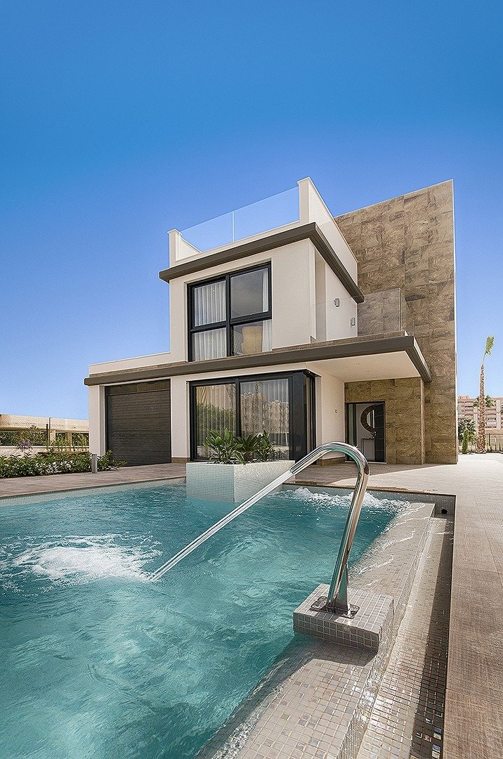New build villa in playa honda
