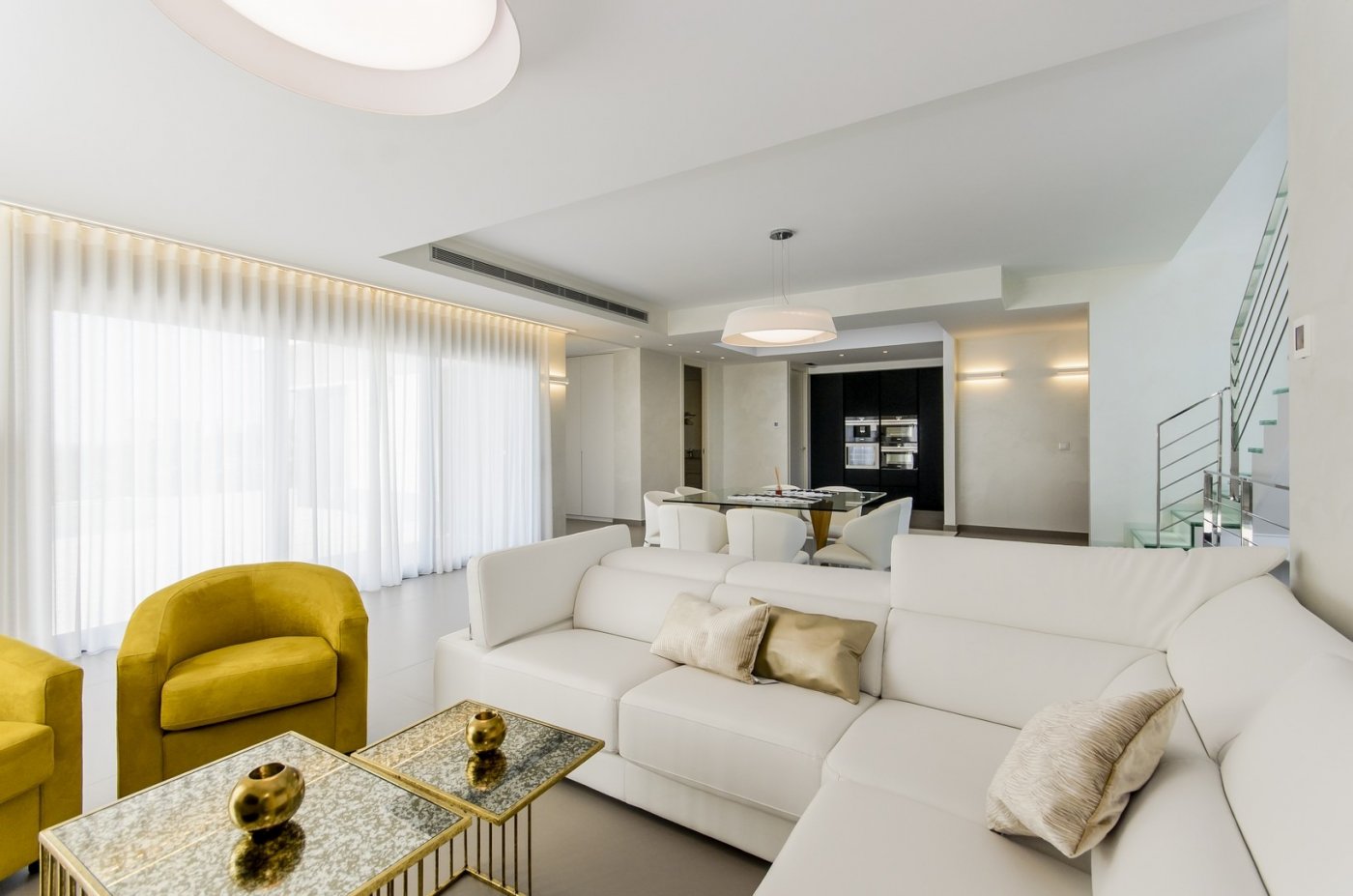 New construction villas 250 m from the beach in campoamor
