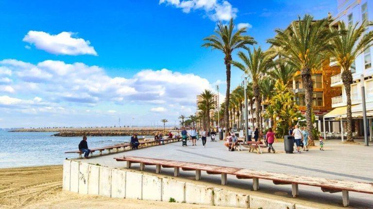 New build apartments and penthouses near the beach in torrevieja