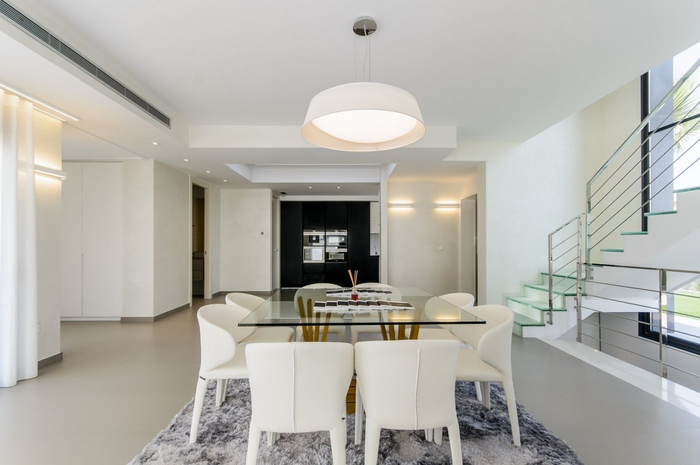 New construction villas 250 m from the beach in campoamor