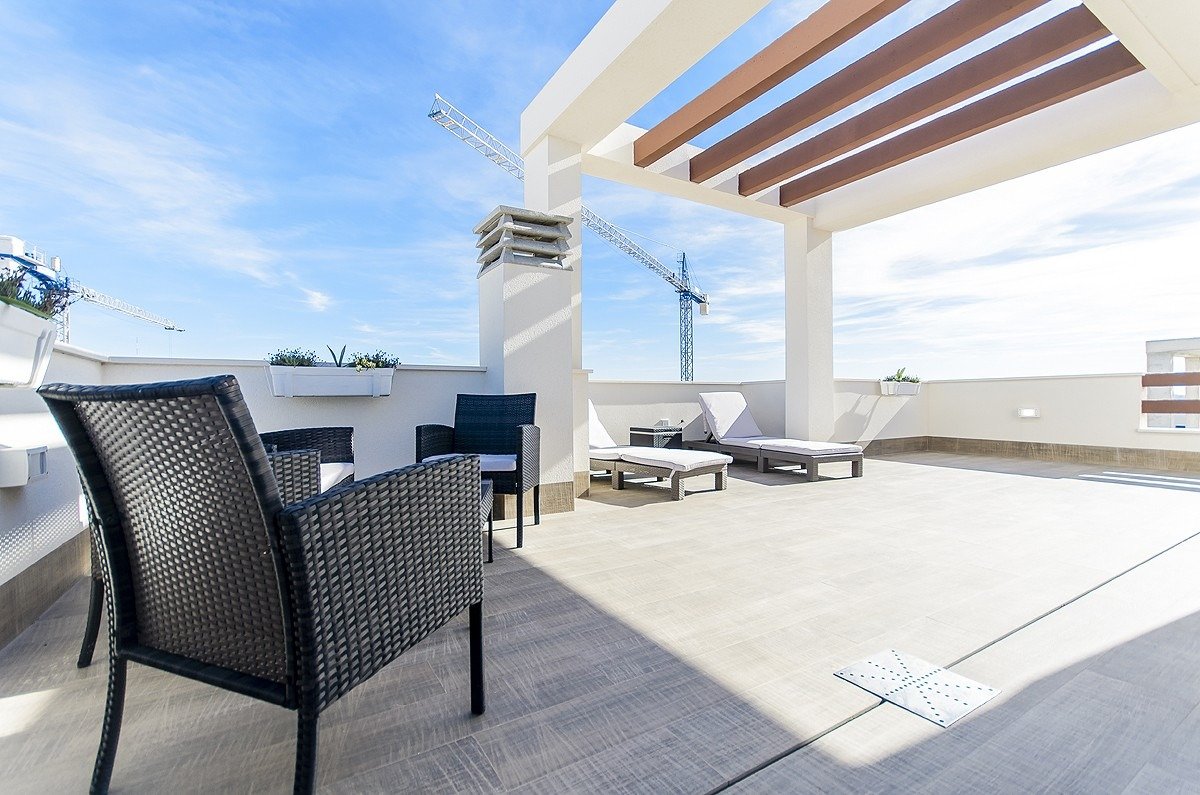 New built villa in playa honda