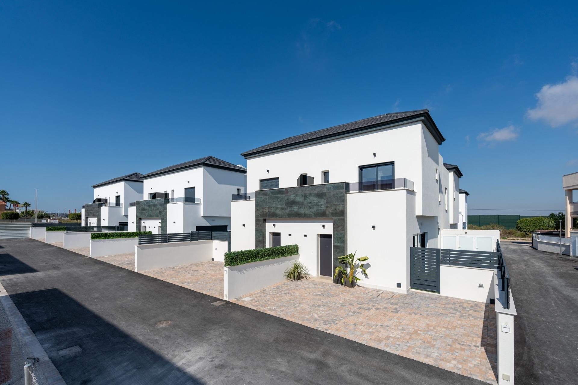 3 bedroom bungalows in exclusive residential in gran alacant!