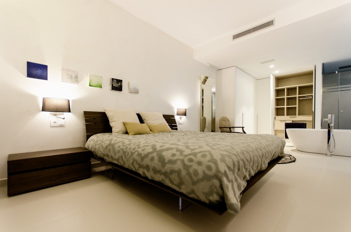 New construction villas 250 m from the beach in campoamor