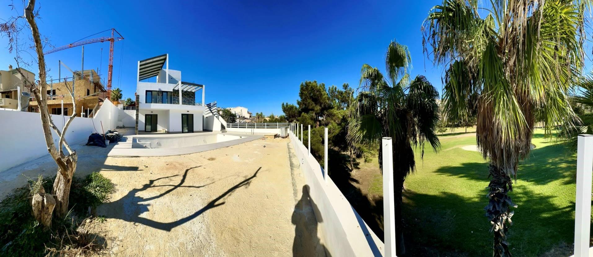Luxury villa on the first line of the golf course