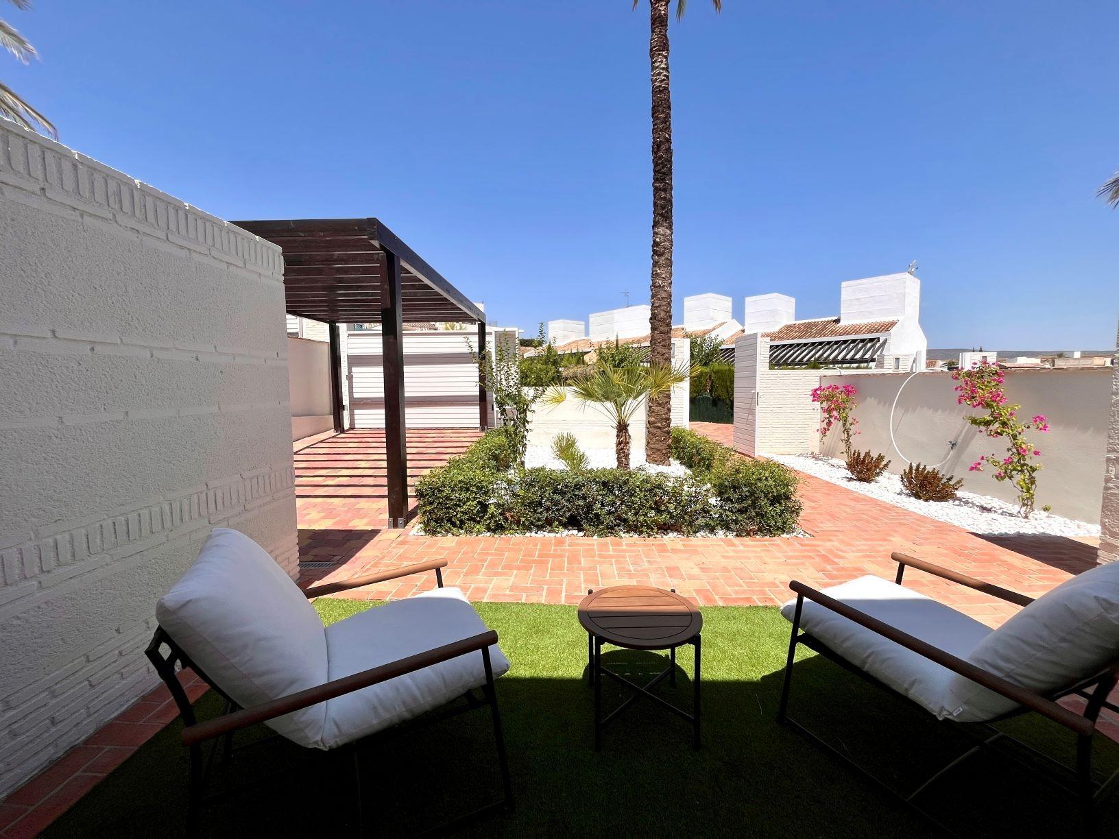 Elegant one-level townhouses with private pool in peraleja golf resort – costa cálida