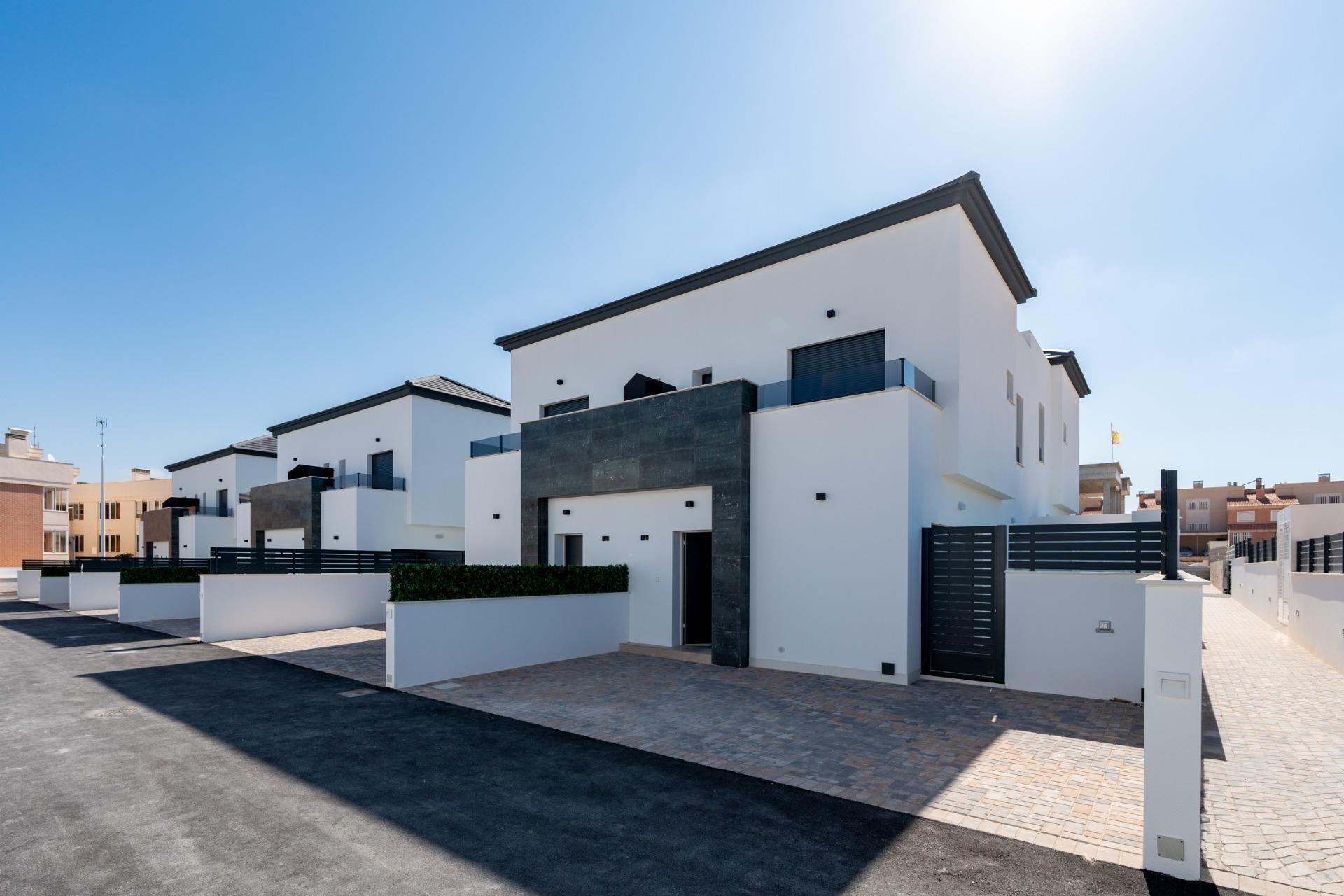 3 bedroom bungalows in exclusive residential in gran alacant!
