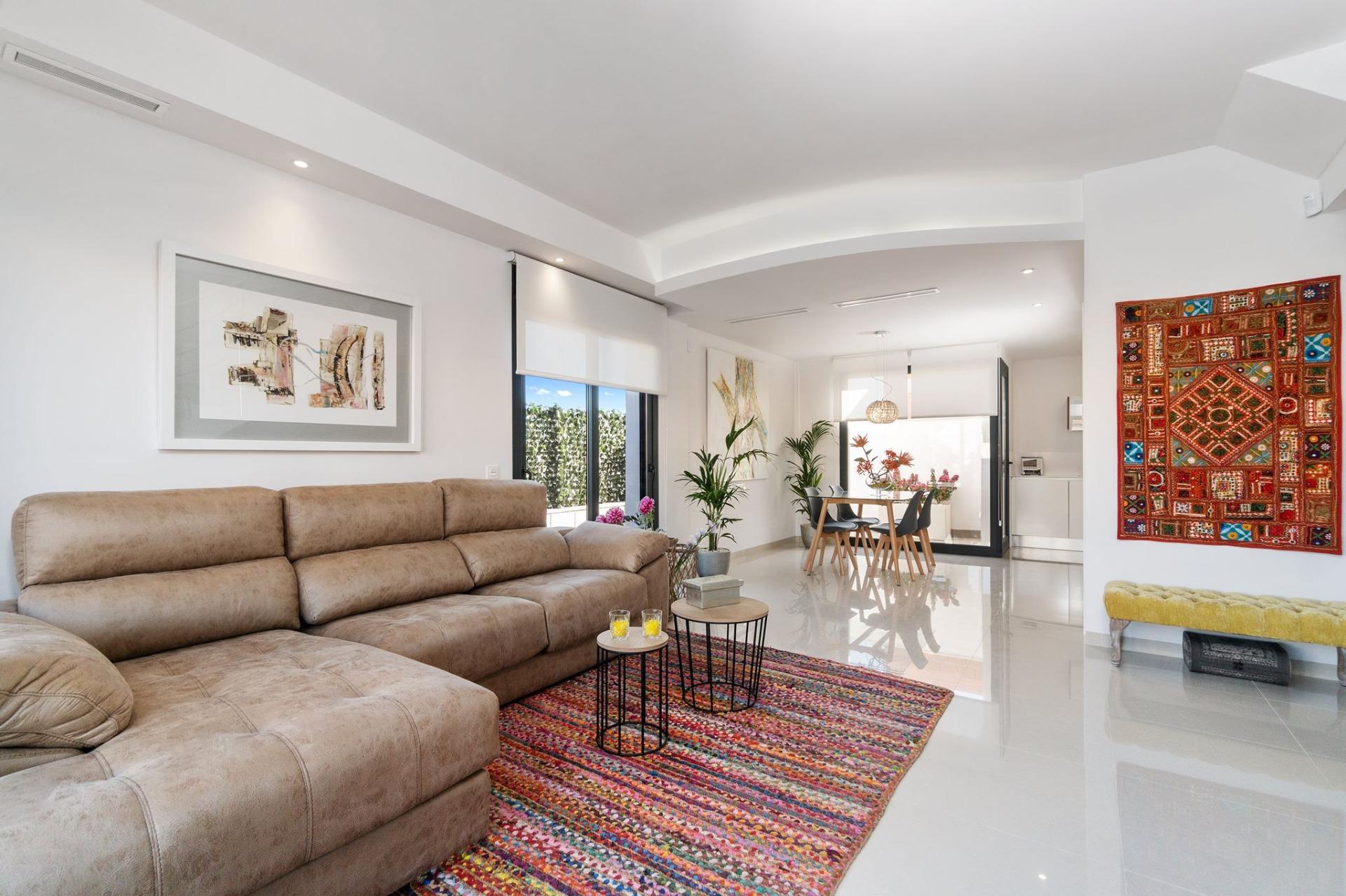 New build villas in los montesinos
