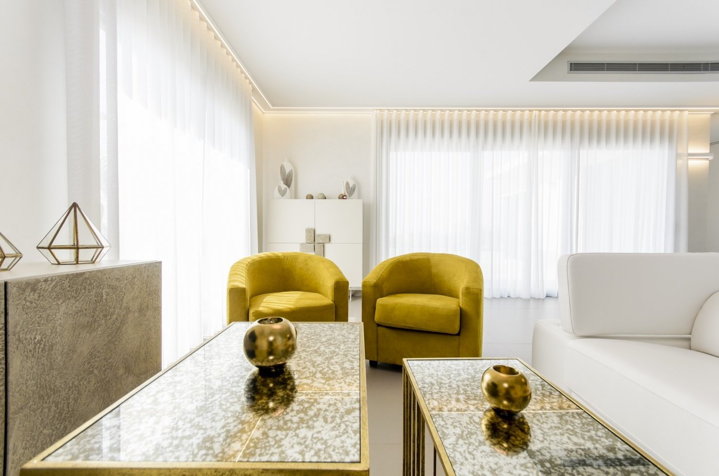 New construction villas 250 m from the beach in campoamor