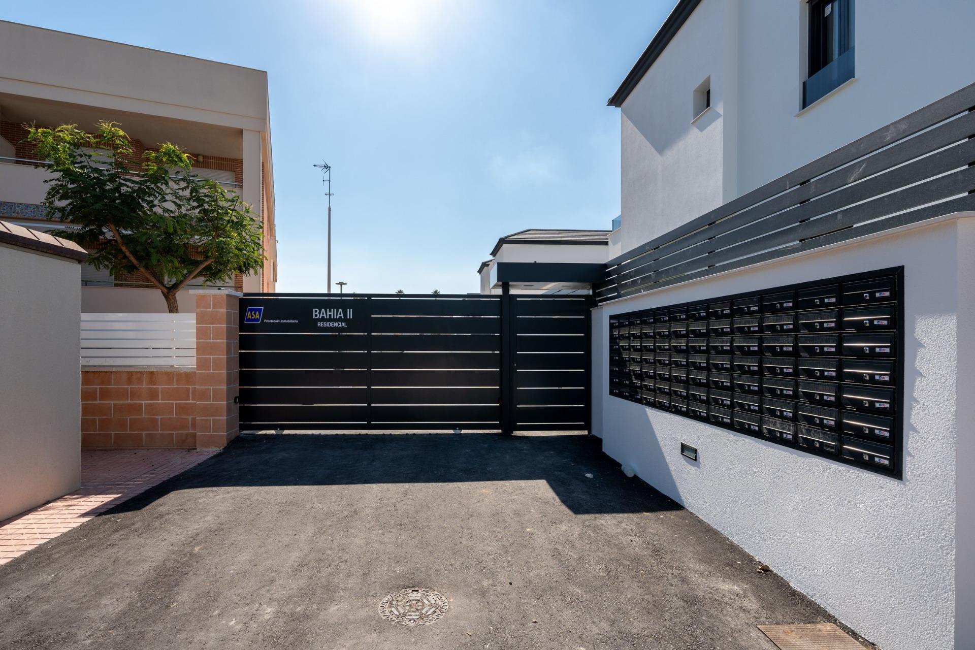 New build townhouses and quads in gran alacant near the beach