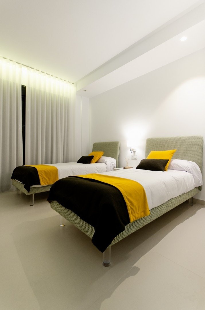 New construction villas 250 m from the beach in campoamor