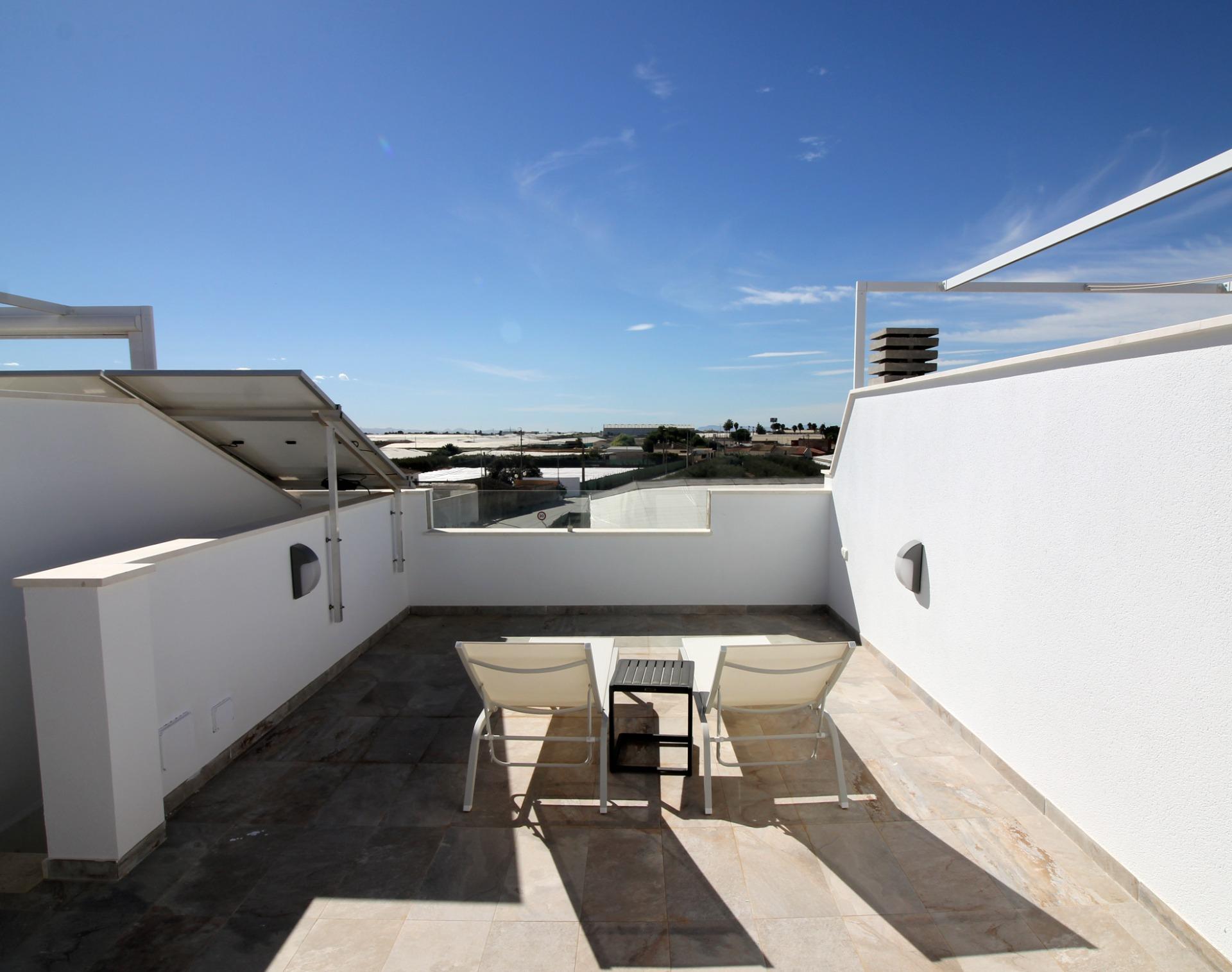 Modern townhouses and semi-detached homes in pilar de la horadada