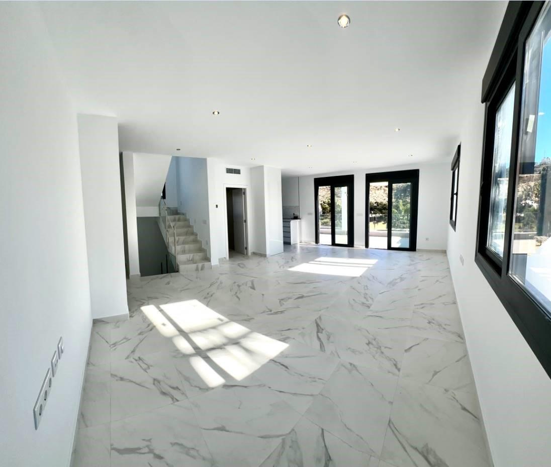 Luxury villa on the first line of the golf course