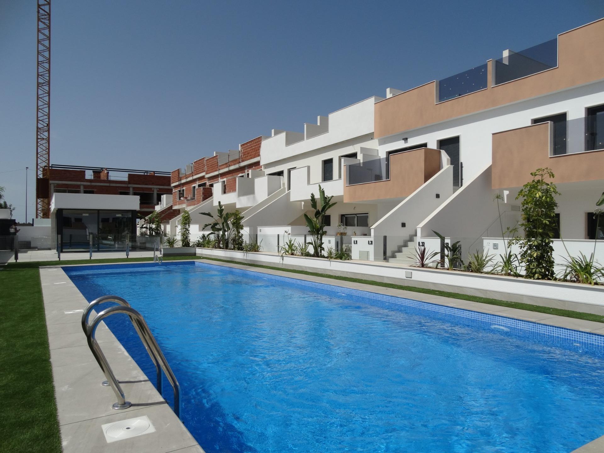 Newly built bungalows with solarium or garden in pilar de la horadada