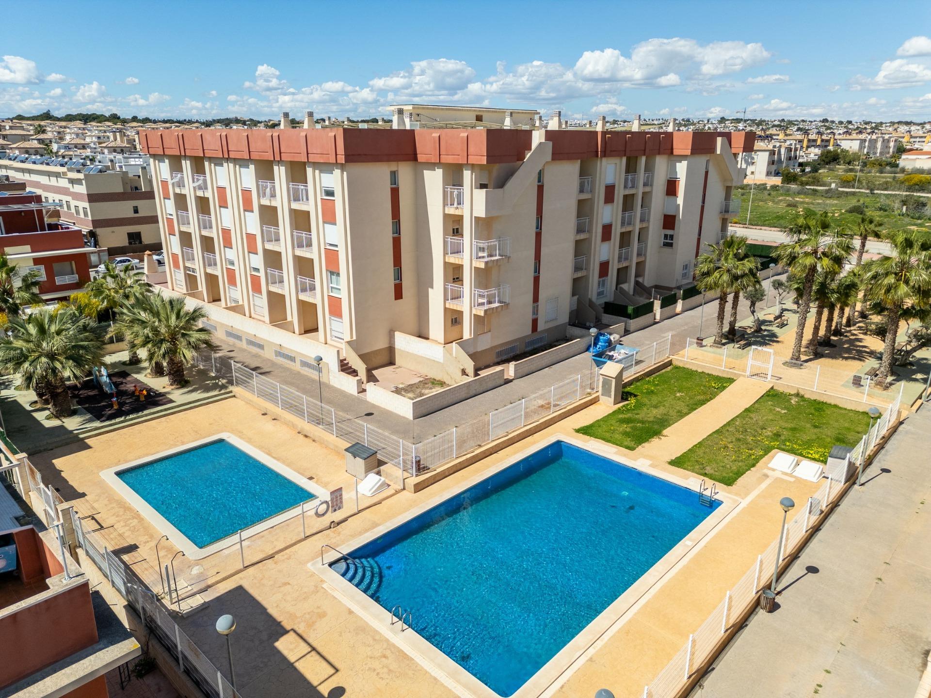 Regenerated residential complex in lomas de cabo roig – renovated apartments