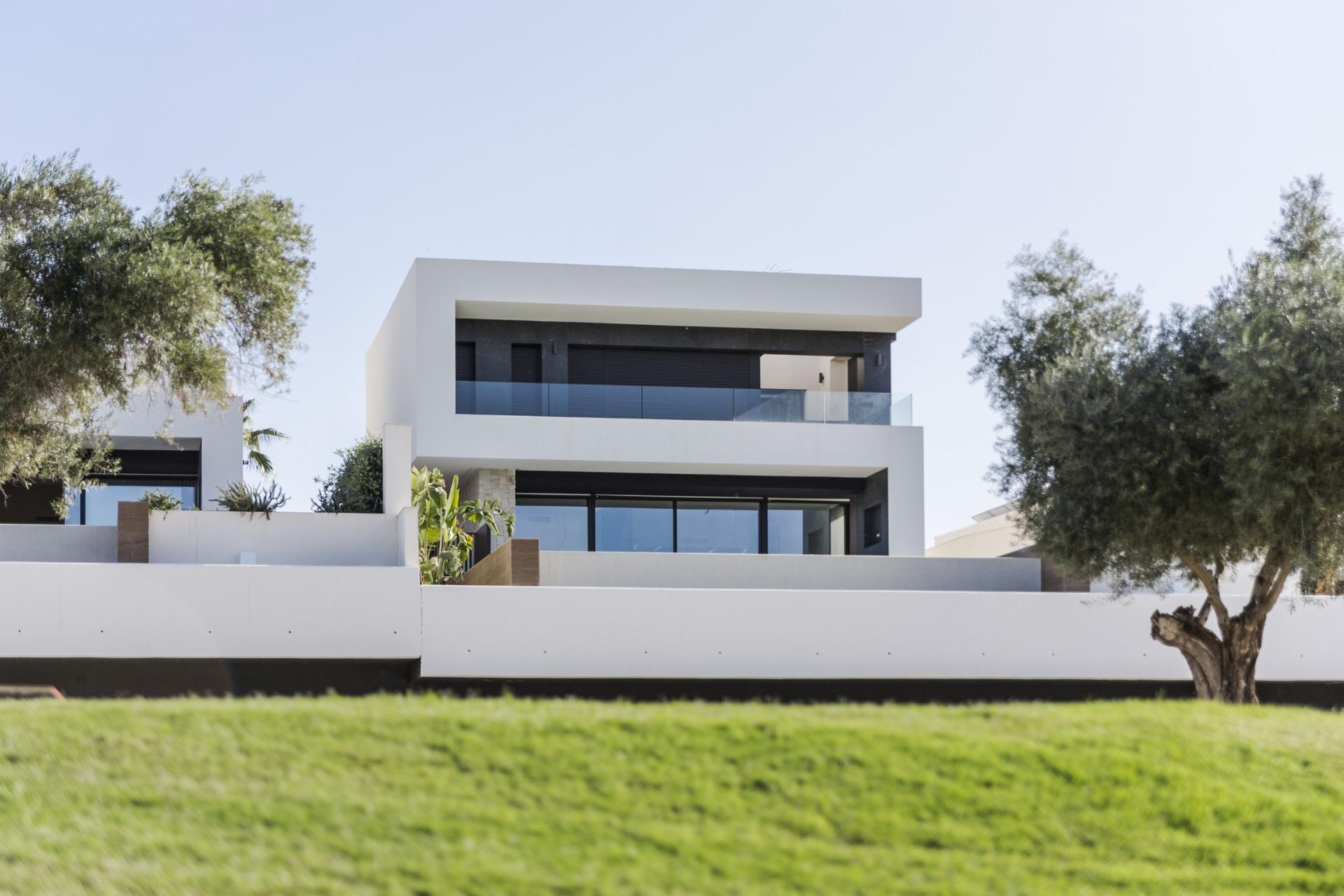 Exclusive, newly built villas on the golf course front line at la finca golf resort